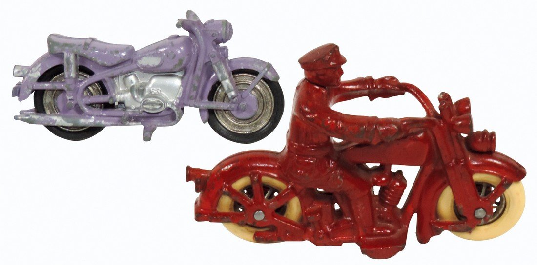Toy motorcycles (2), Harley Davidson delivery, cast (1 of 1)