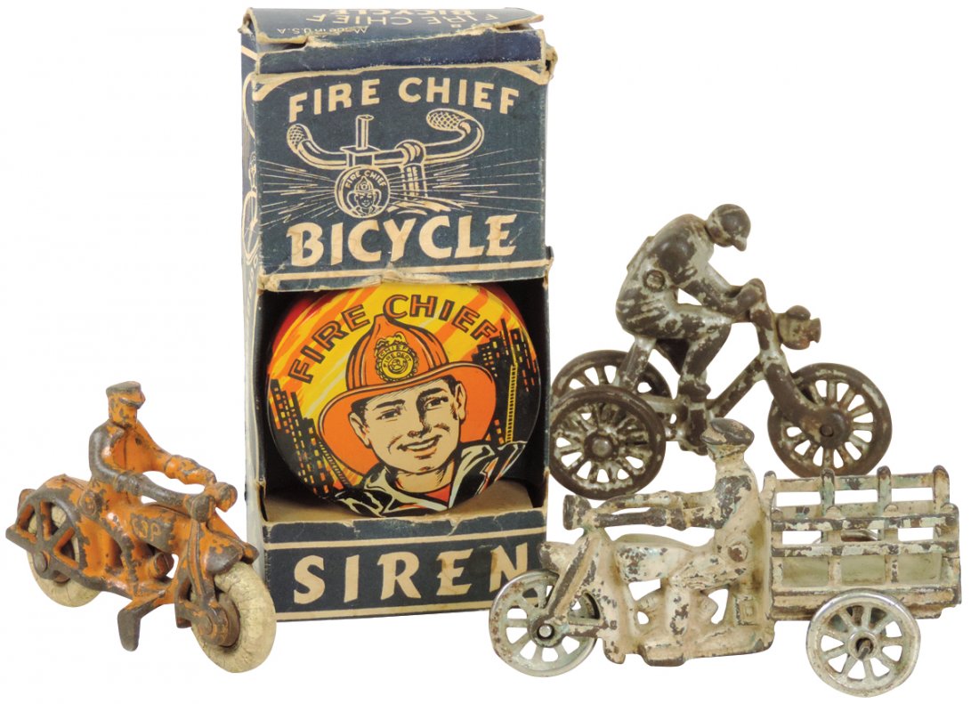 Toys (4), cast iron 3-wheel servi car, cast iron (1 of 1)