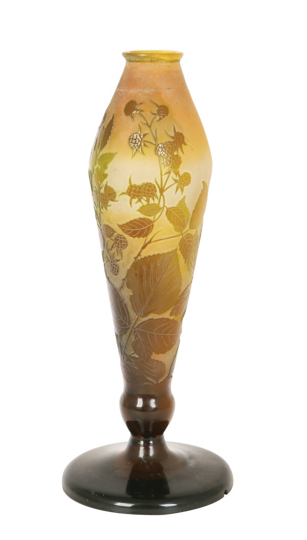 A GALLÖ¹E CAMEO GLASS VASE (1 of 2)