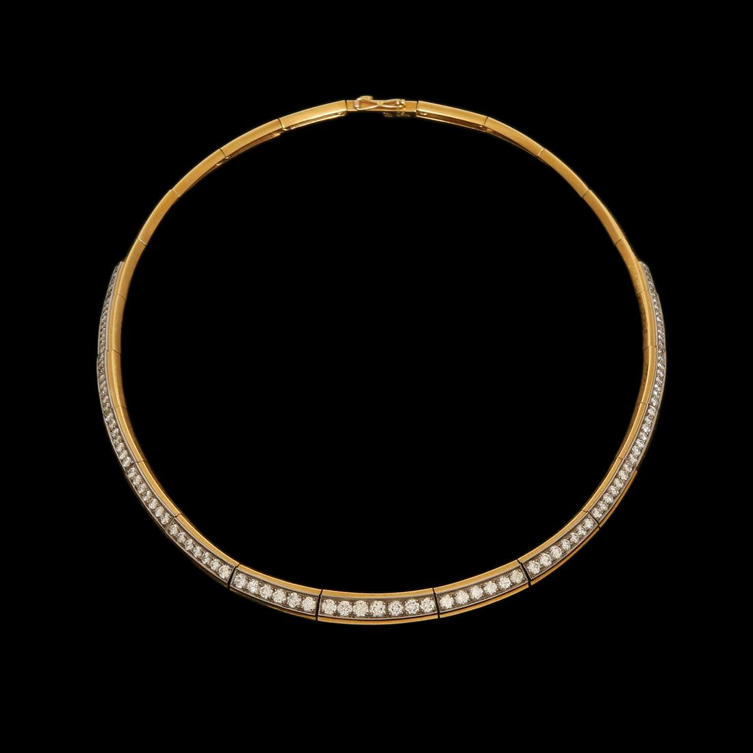 AN 18K GOLD NECKLACE (1 of 2)
