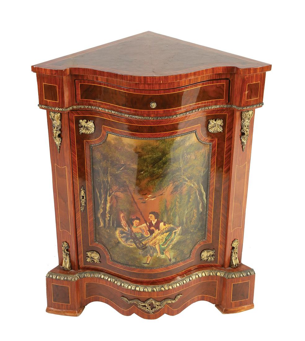 A FRENCH ROCOCO STYLE CORNER CABINET (1 of 2)