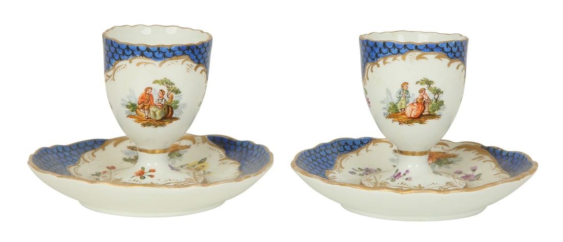 MEISSEN. PAIR OF EGG CUPS, GERMAN PORCELAIN: 20th century. Height: 7 cm.