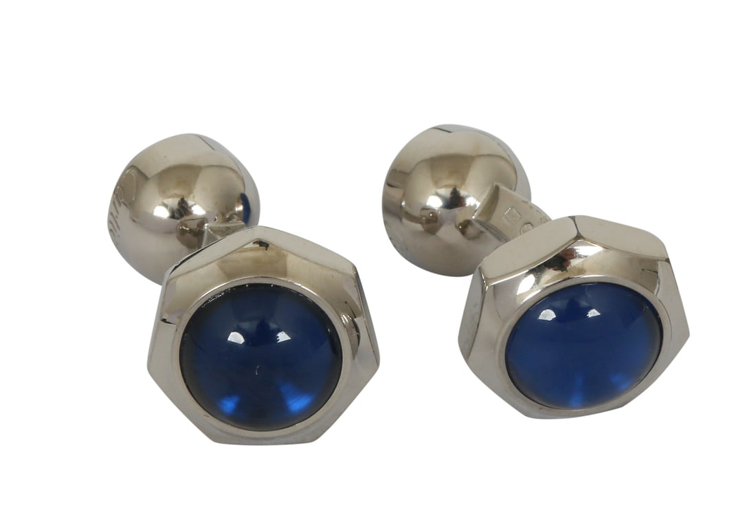 CARTIER A PAIR OF CUFFLINKS (1 of 4)