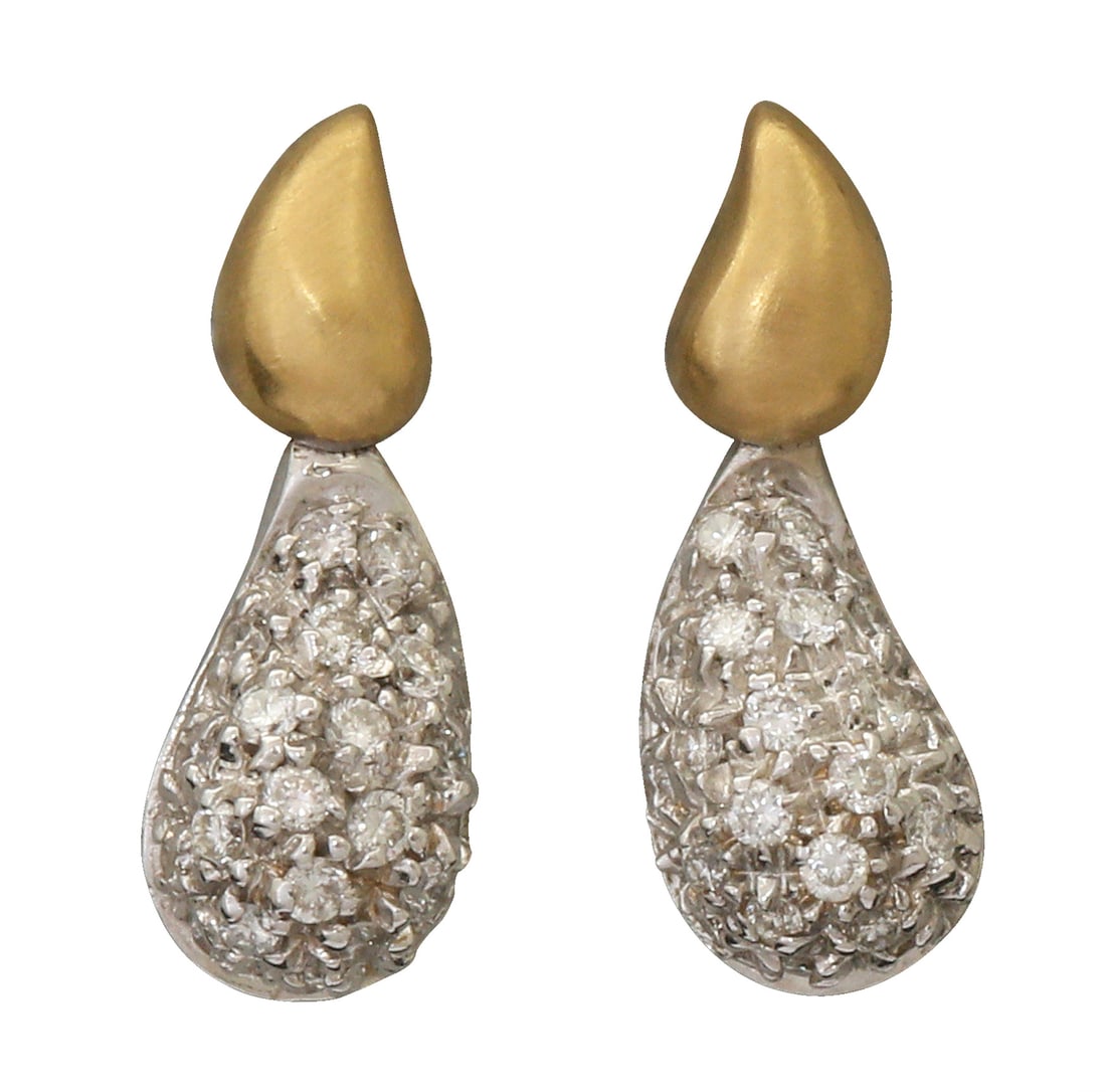 H.STERN 18K GOLD STUD EARRINGS: Gold element with white gold pendant set with small diamonds. Length approx. 1.5 cm. Weight approx. 4.4 gm.