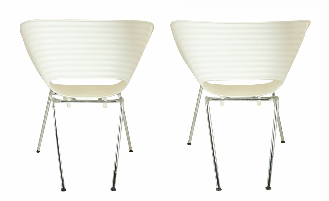 Ron Arad b. 1966: 2 Chairs, Fauteuils "Tom Vac, chairs, Height: 75 cm. Width: 65 cm. Signed Vitra.