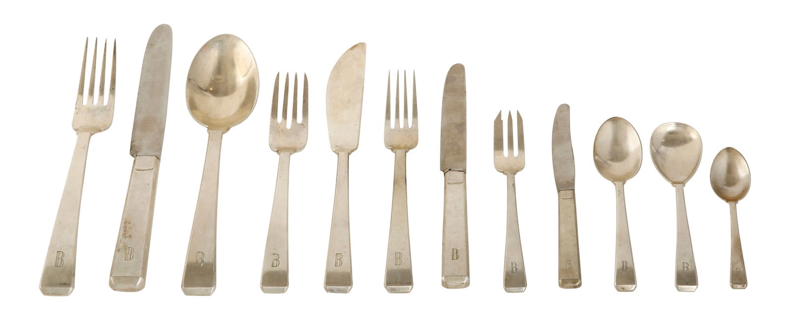 GERMAN ART DECO FLATWARE SET – 12 SERVINGS: FRANZ BAHNER, DUSSELDORF 1917–1962. 162 pieces. Decorated with family monogram. Signed. Total weight (without knives) approx. 7227.7 g. (flatware details on display).