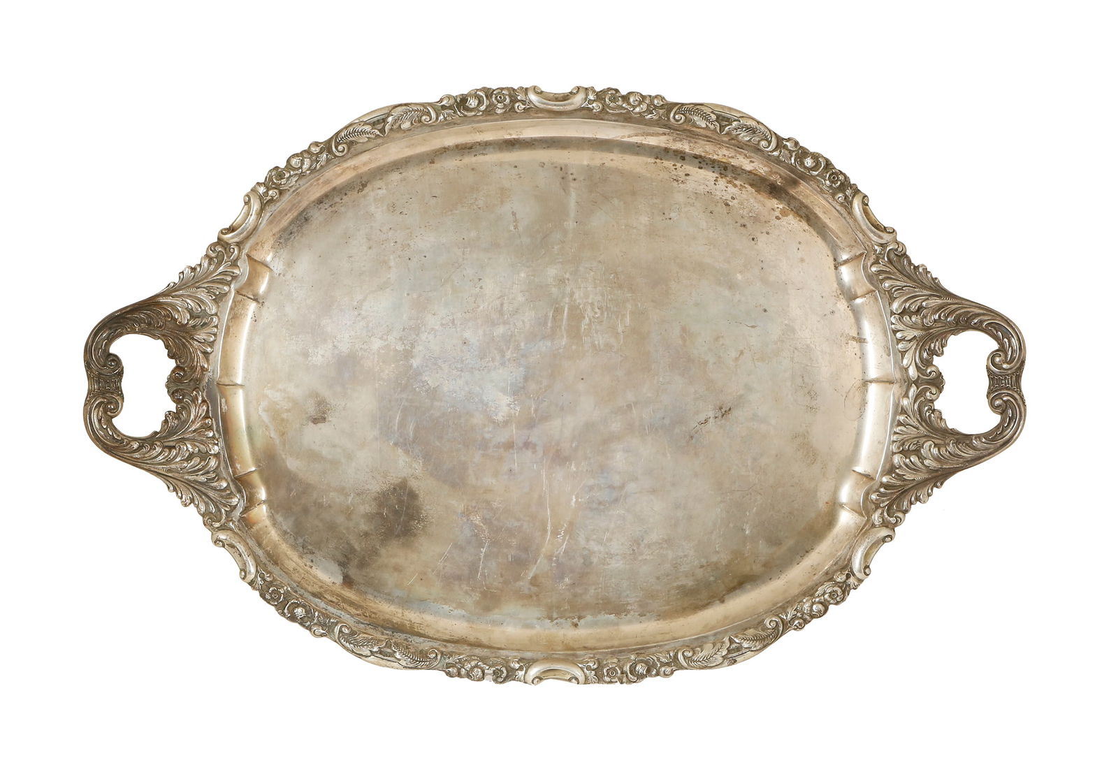 LARGE FONTAINE GENEVE. SWISS SILVER TRAY: 20th century. Decorated with acanthus leaves and rocaille lines to the rim. Signed. Weight: approx. 3,704.2 g. Length: 74 cm.
