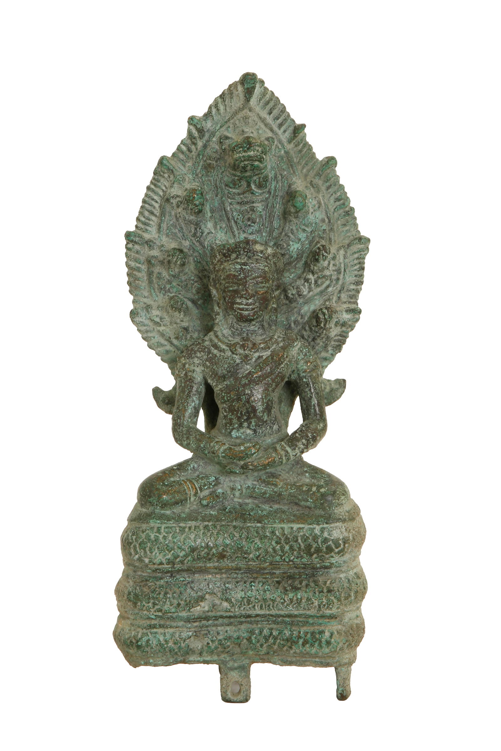 BUDDHA MUCILINDA – ANTIQUE CAMBODIAN BRONZE SCULPTURE: Bayon period, 13th century. Natural green patina. Height: 18 cm.