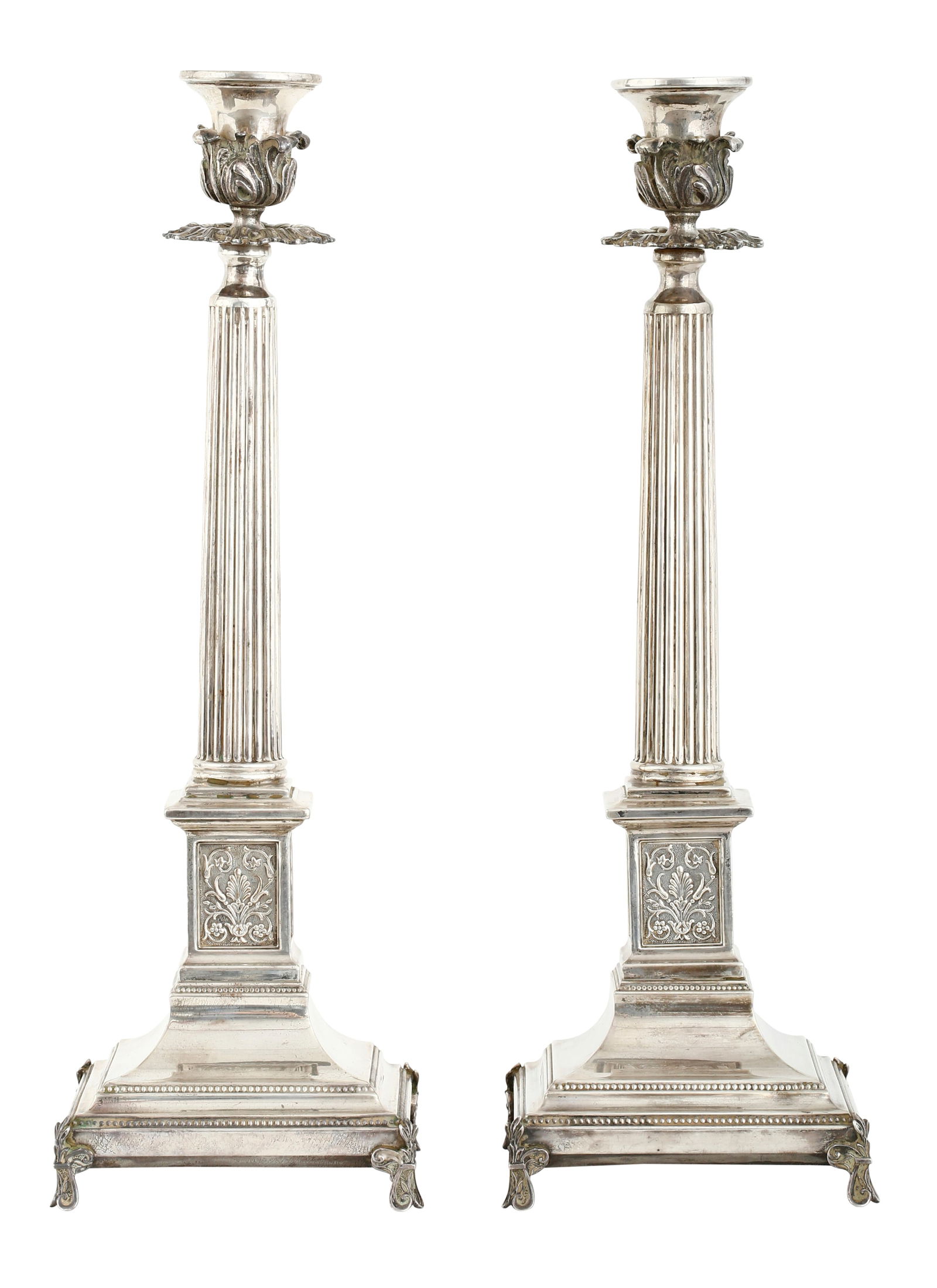 PAIR OF ANTIQUE GERMAN SILVER CANDLESTICKS: Early 19th century. Neo-Renaissance and Neo-Rococo style. Marked. Weight approx. 1,297 g. Height: 42 cm.