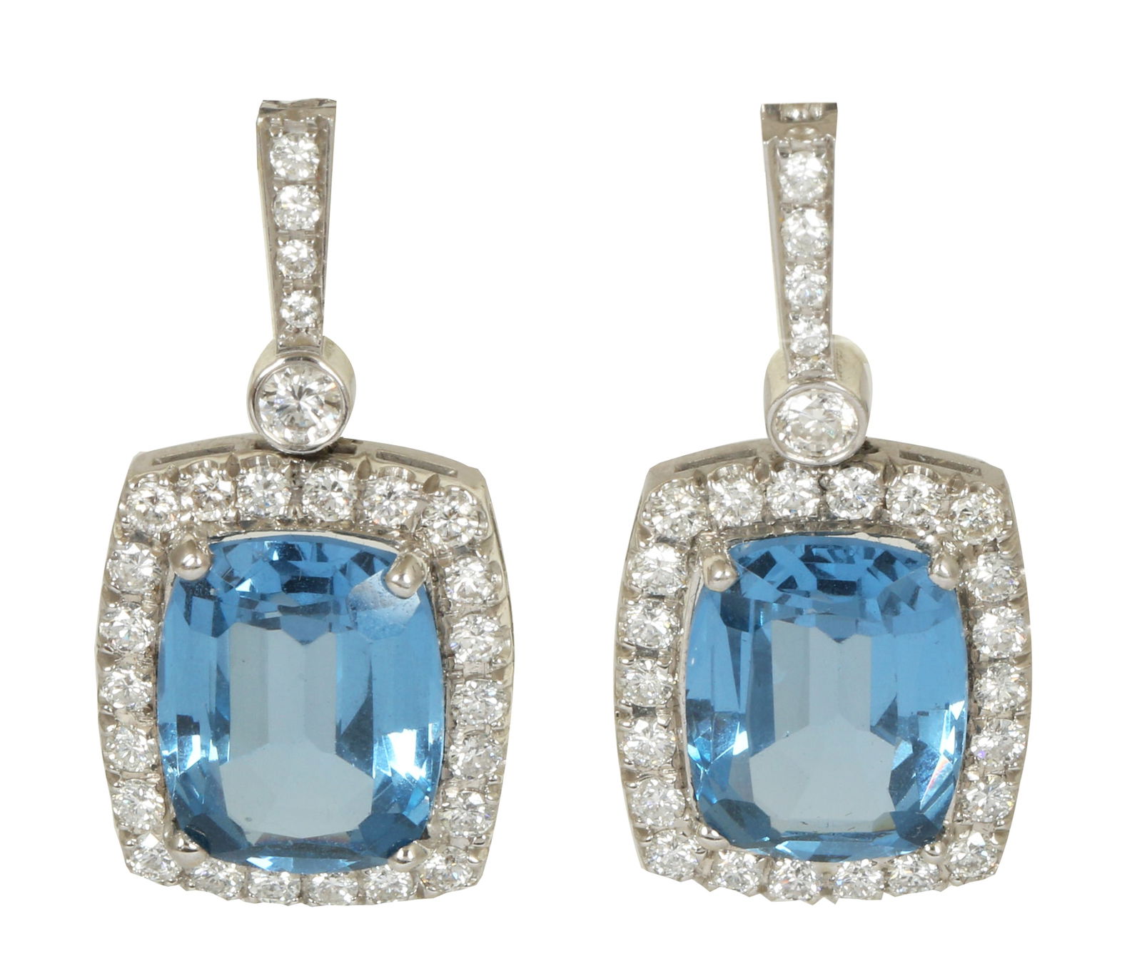 18K WHITE GOLD EARRINGS (1 of 2)