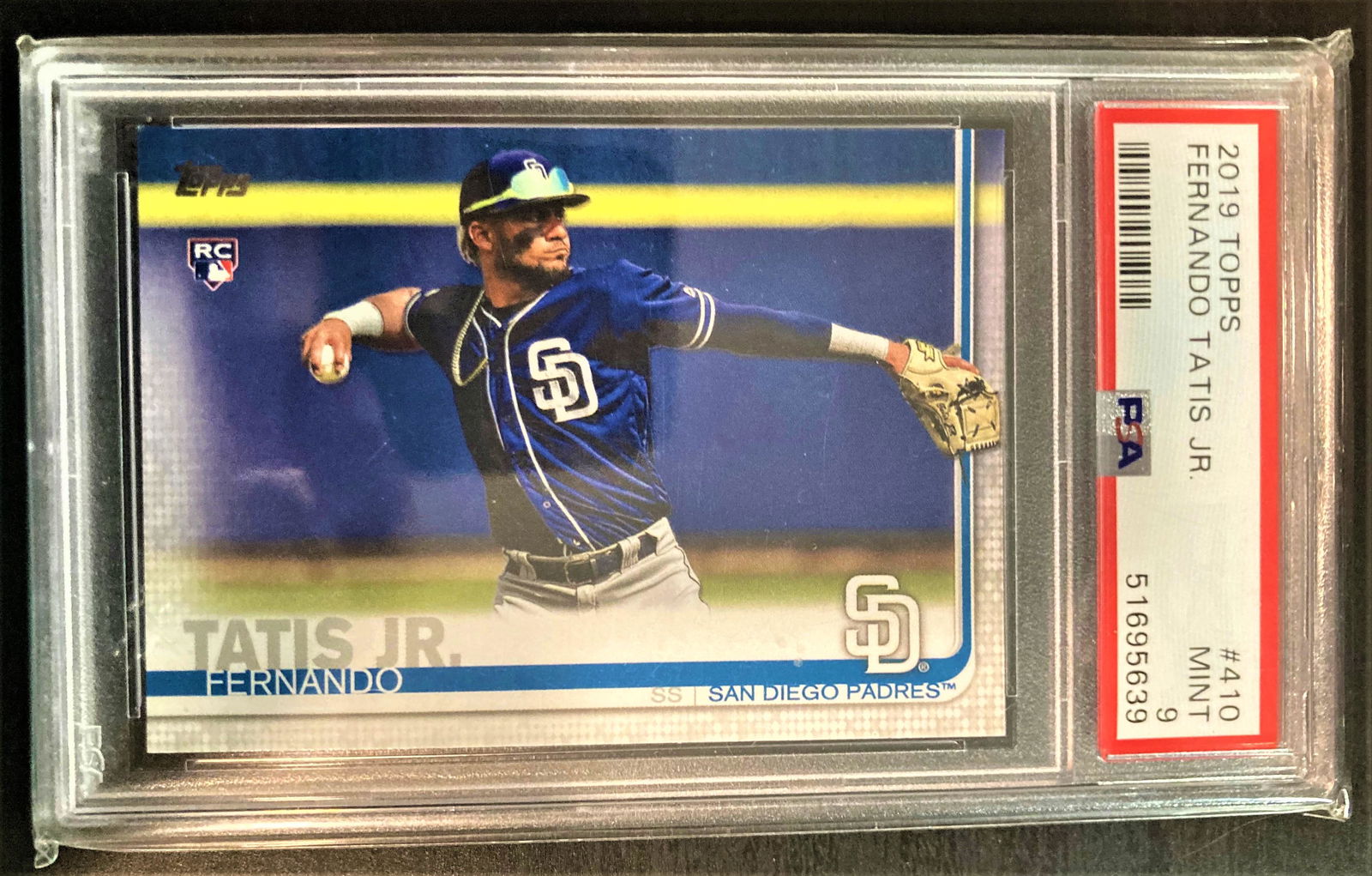 FERNANDO TATIS JR 2019 TOPPS RC #203 PSA 9 MINT PADRES (1 of 2)