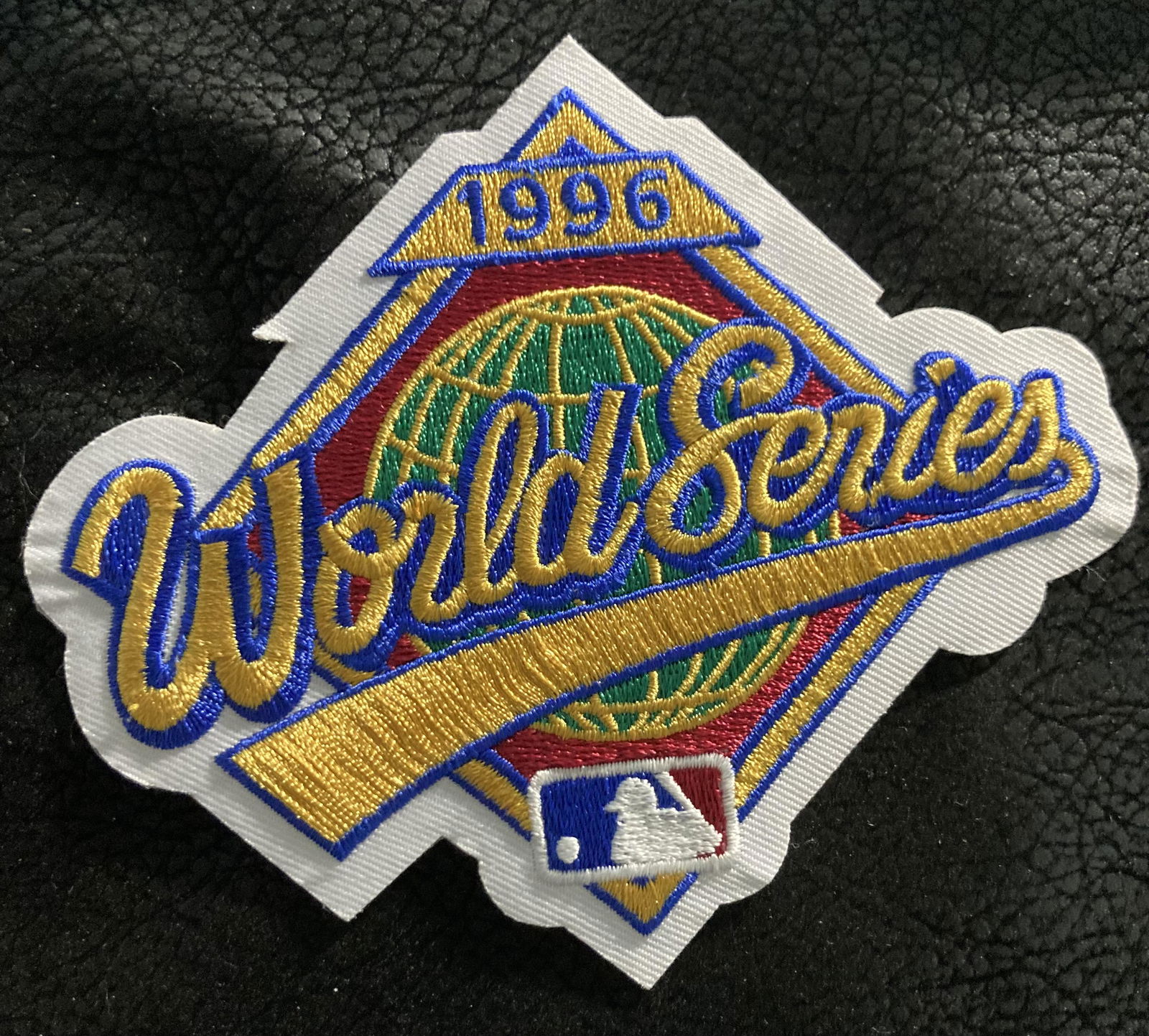 1996 MLB World Series Logo Jersey Sleeve Patch Atlanta (1 of 1)