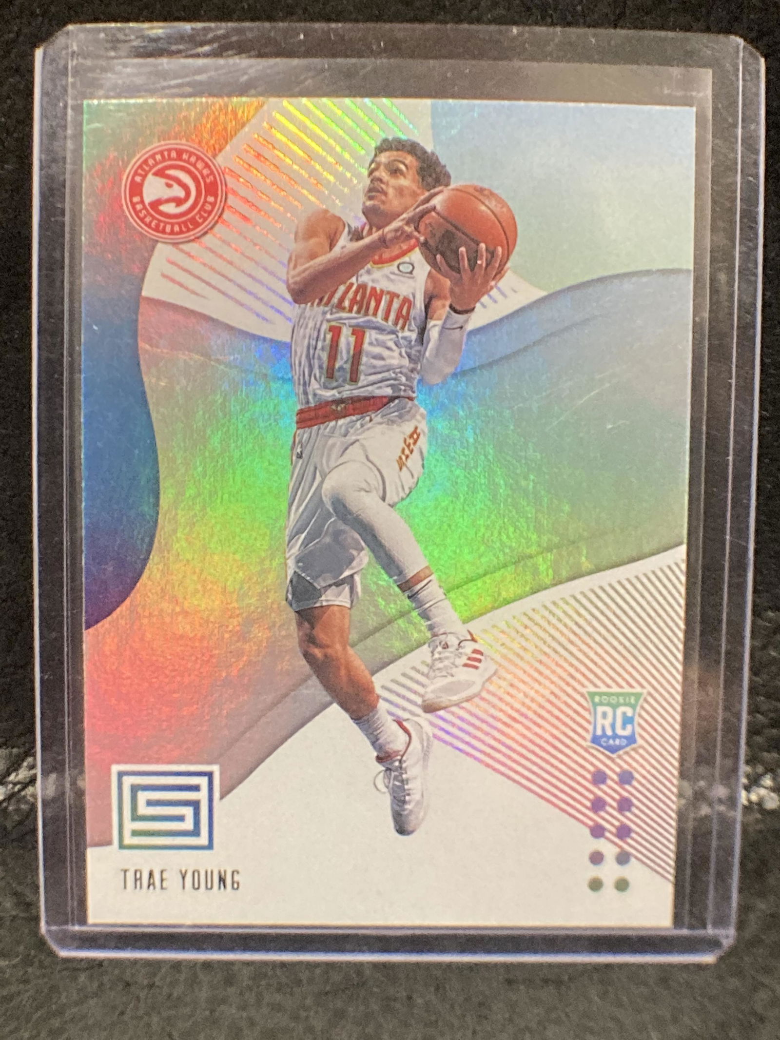 Trae Young 2018-19 Panini Status Rookie RC #142 (1 of 2)