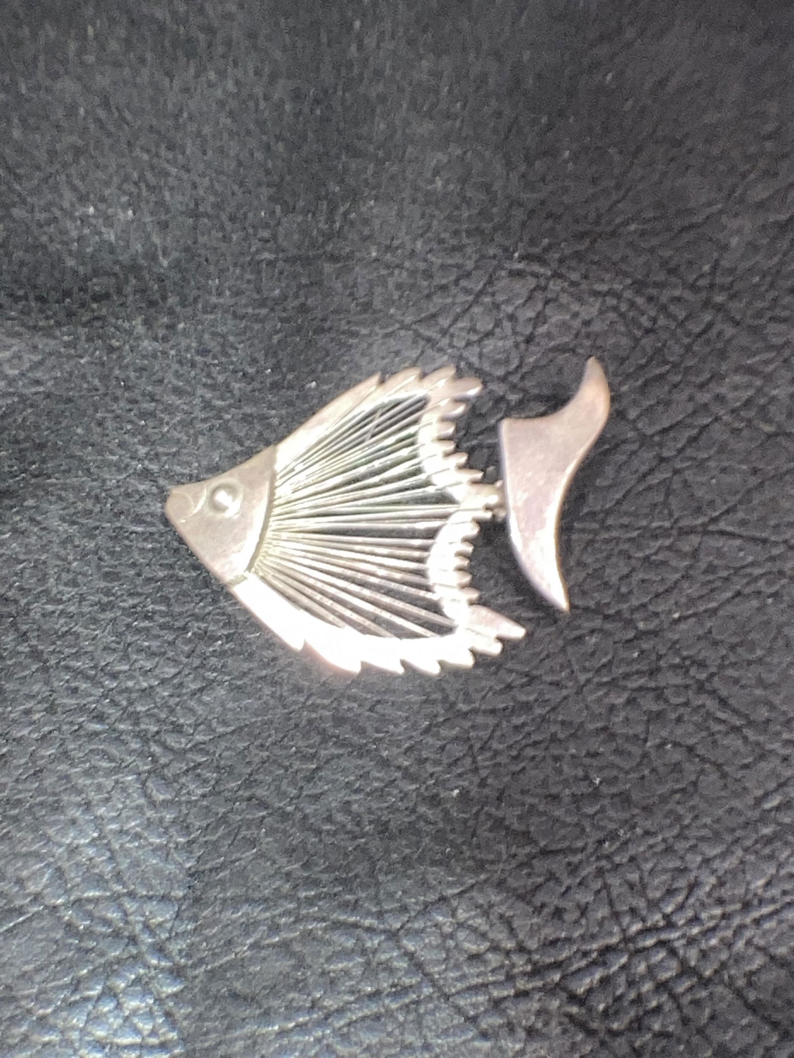 925 Sterling Silver Vtg Mexico Modernist Fish Design (1 of 2)