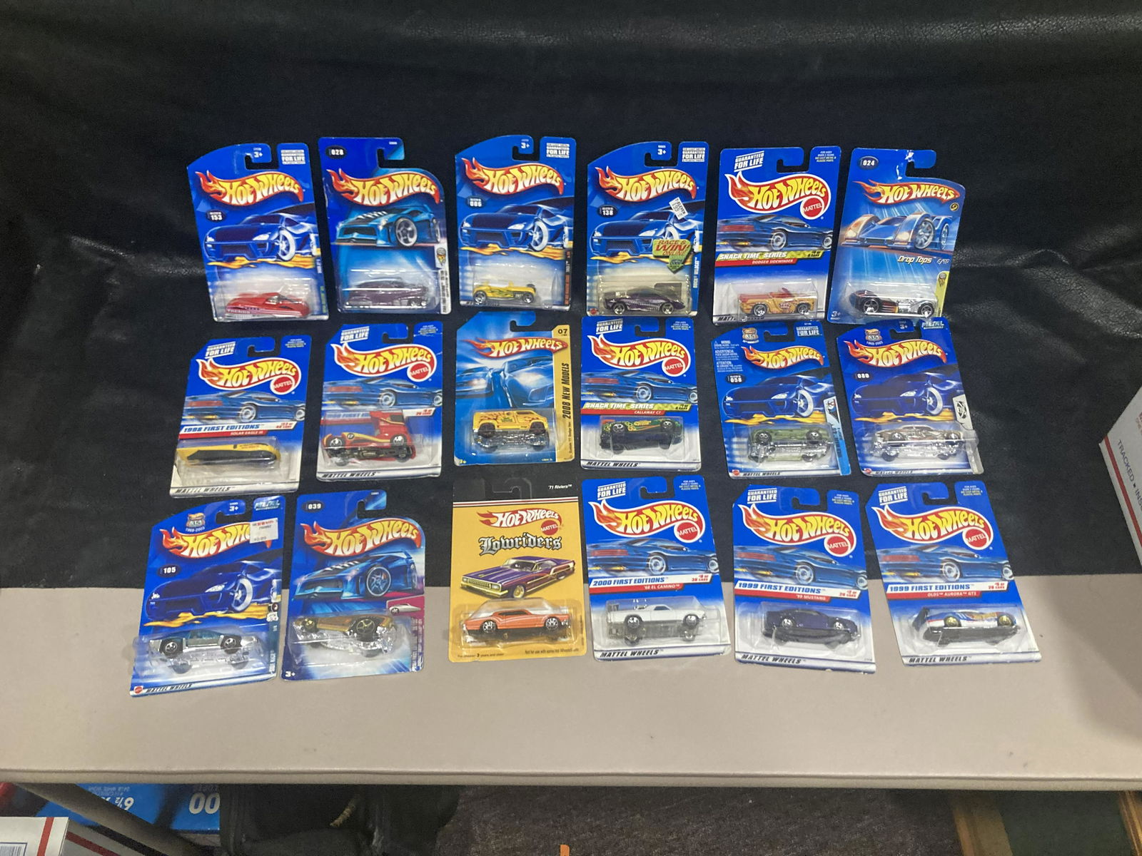 Box Lot Hot Wheels (1 of 2)