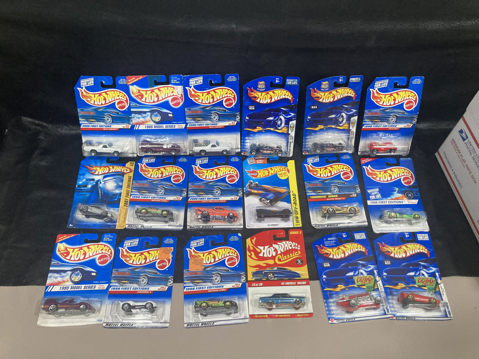 Box Lot Hot Wheels (1 of 2)