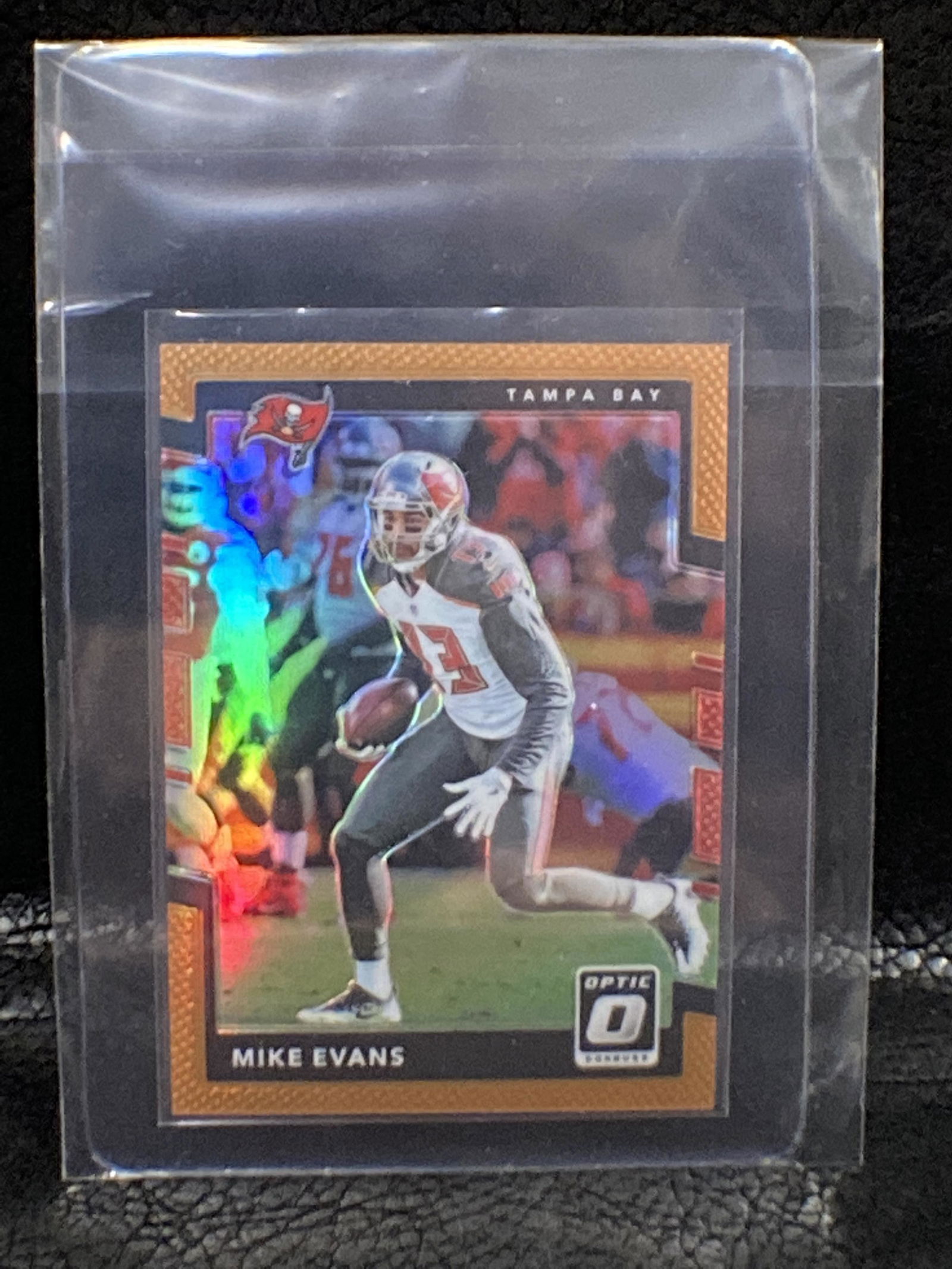 2017 Donruss Optic Orange #27 Mike Evans /199 (1 of 2)