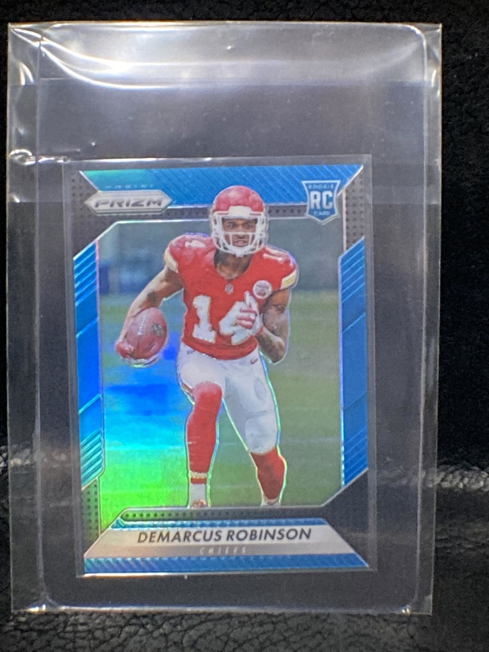 Demarcus Robinson 2016 Prizm Blue Rookie /199 Rc Cheifs (1 of 2)