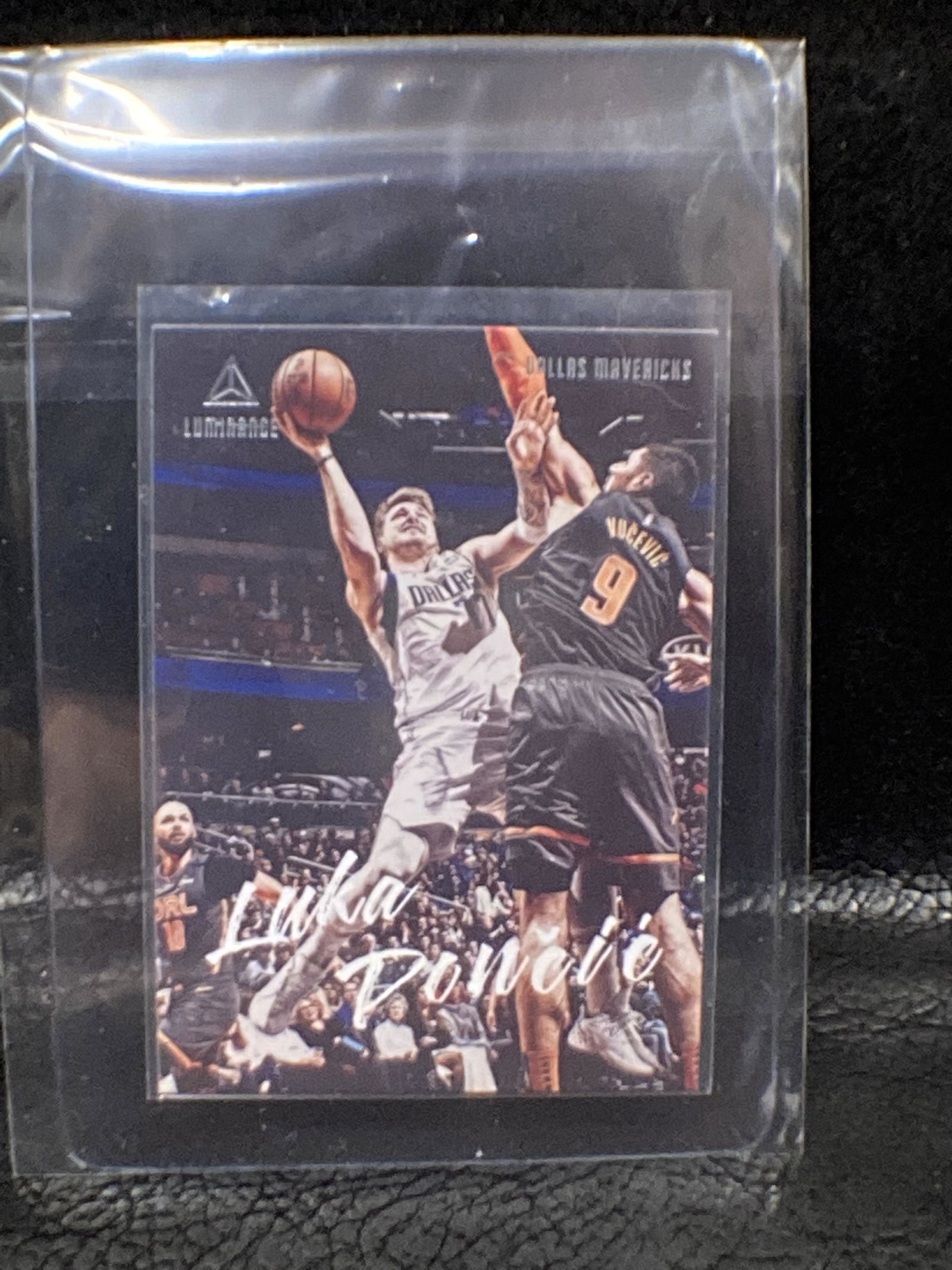 Luka Doncic 2019 20 Panini Chronicles Luminance Blue (1 of 2)