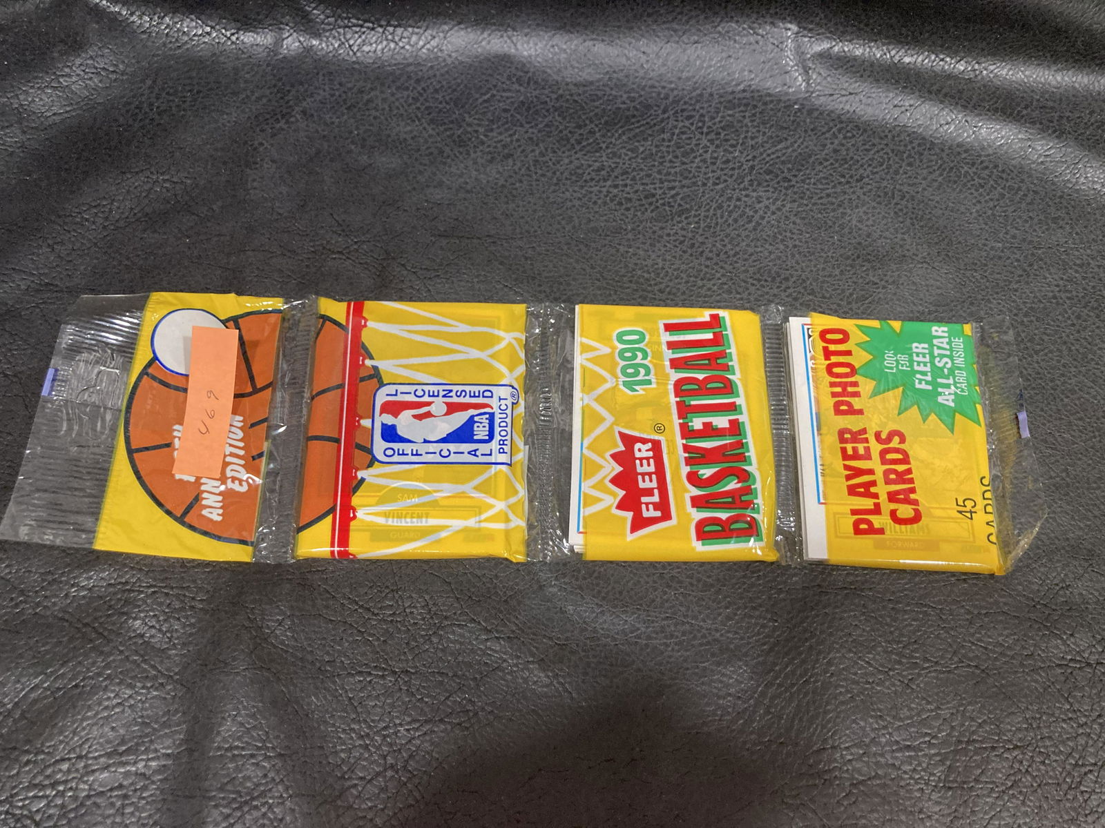 Hakeem Olajuwon 1990 Fleer Basketball Sealed Rack Pack (1 of 2)