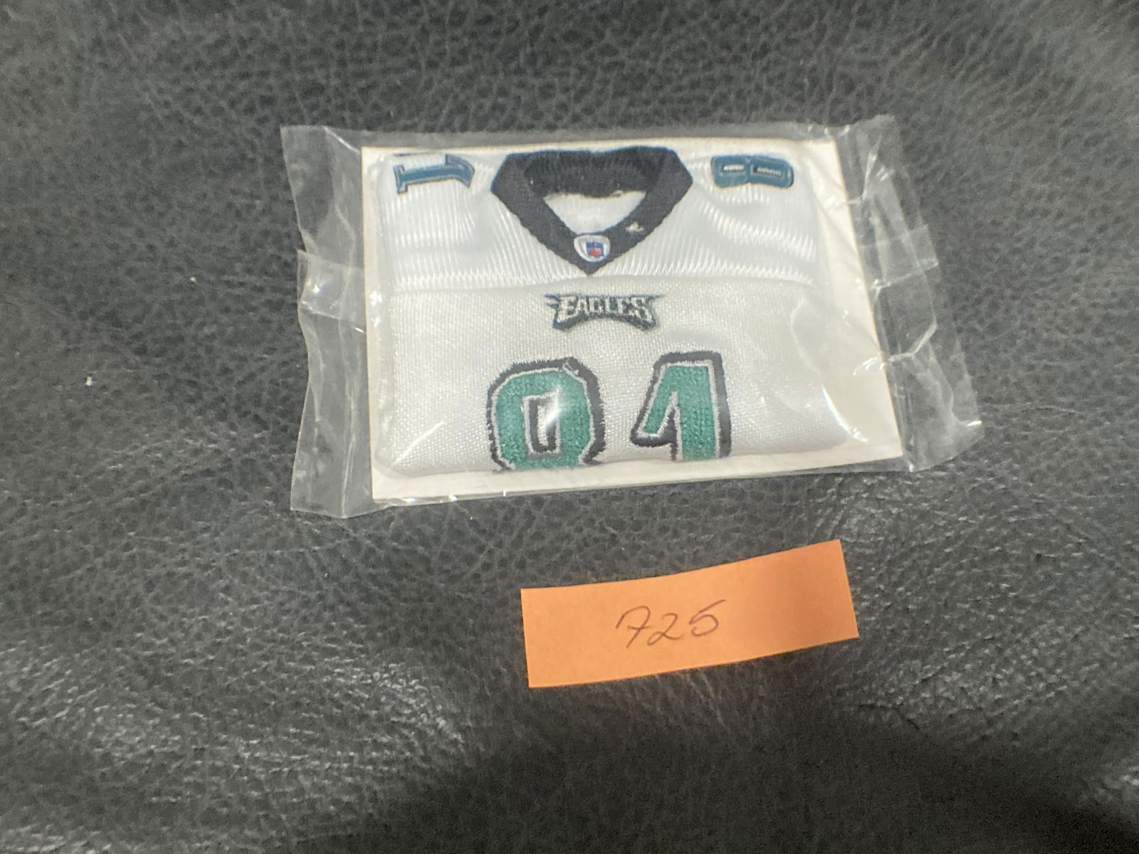 2005 Upper Deck TERRELL OWENS Mini Football Jersey (1 of 2)