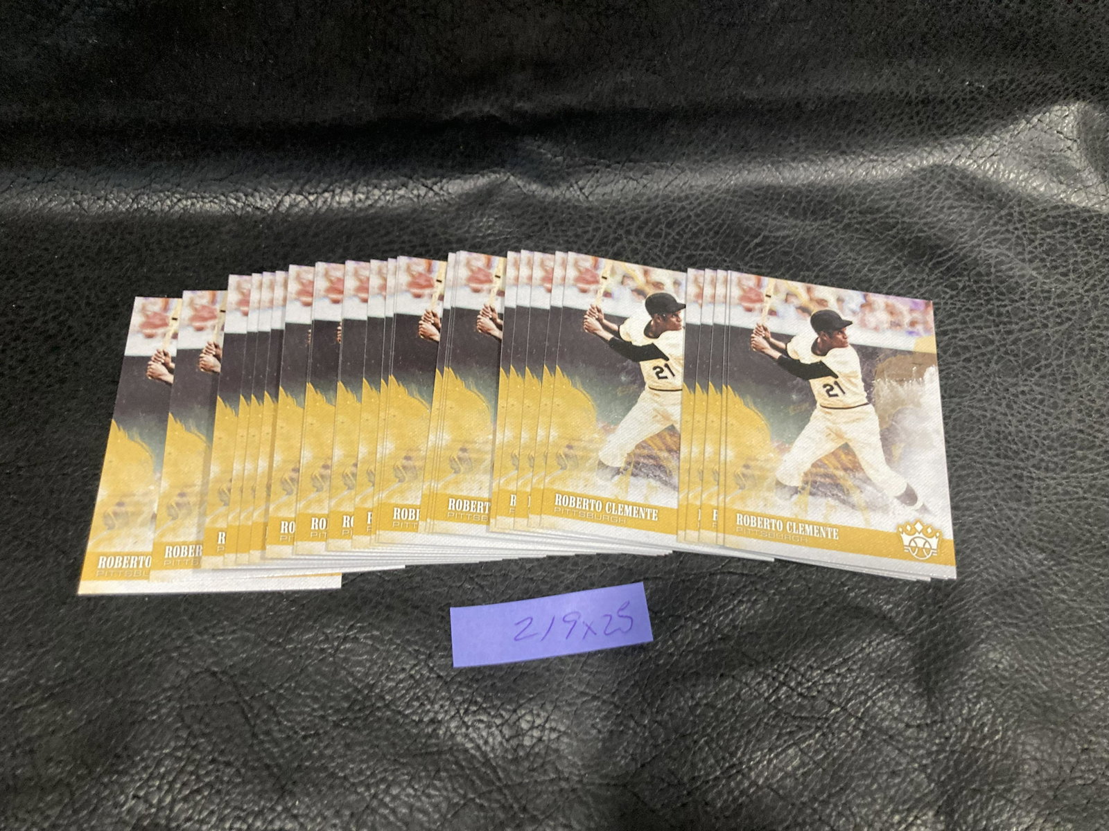 Roberto Clemente 2018 Diamond Kings #19 Lot Of 25: Roberto Clemente 2018 Diamond Kings #19 Lot Of 25 Pittsburgh Pirates