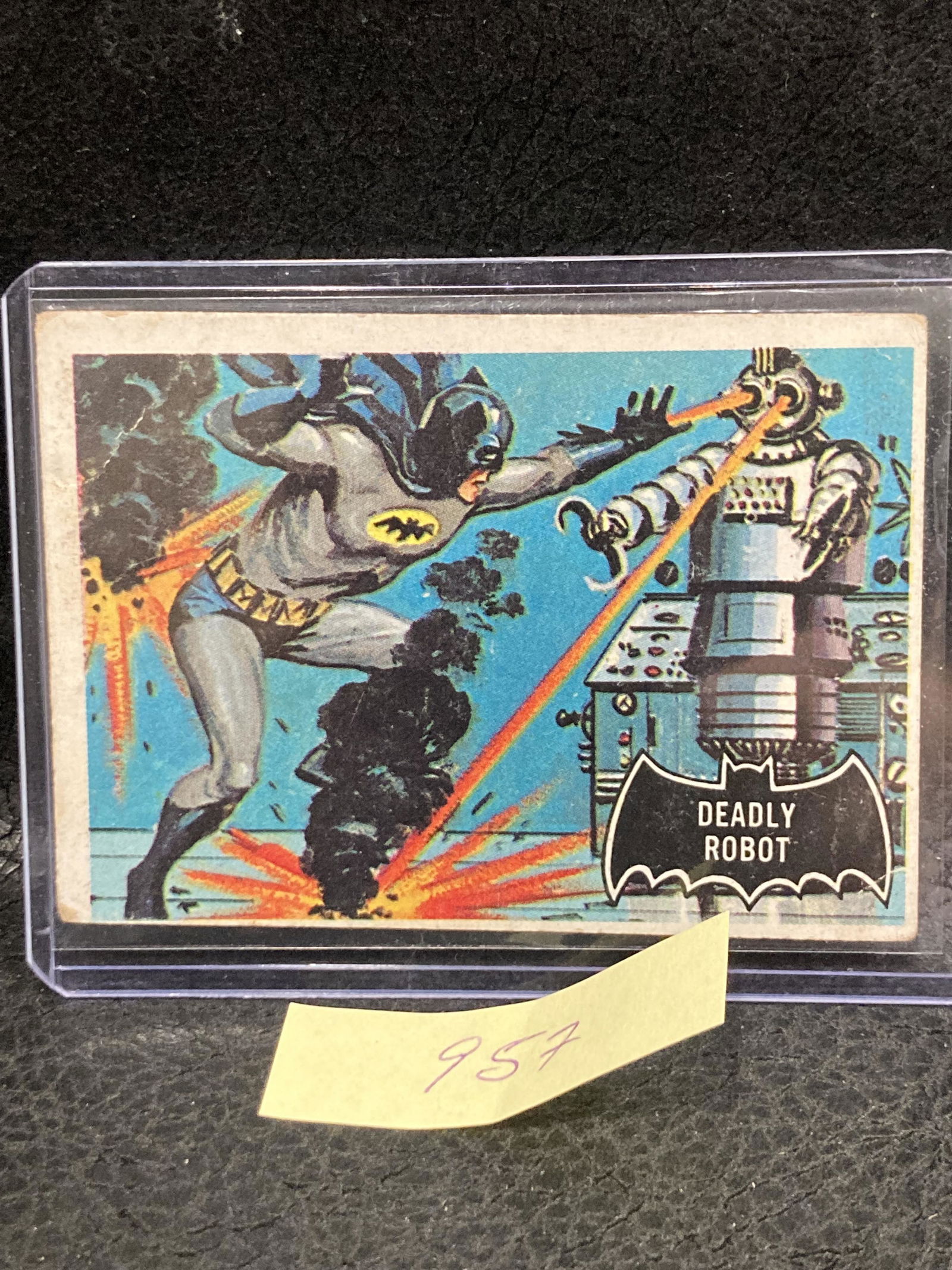 1966 Topps Batman #47-DEADLY Robot Black Bat (1 of 2)