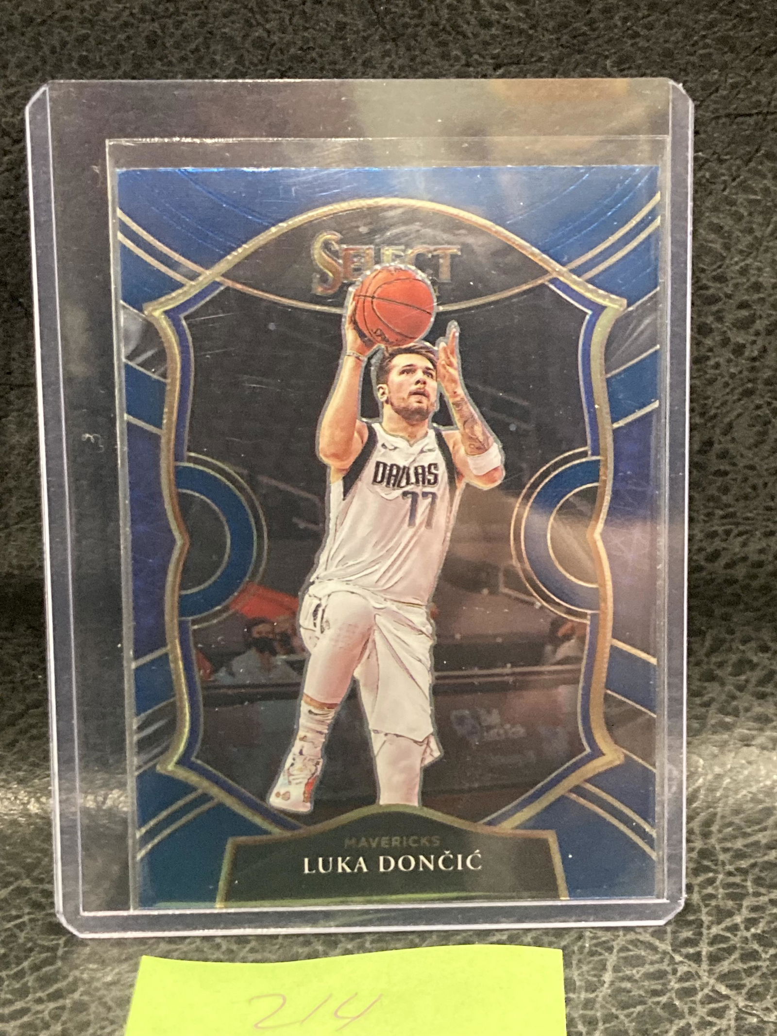 Luka Donic Panini Select Basketball Retail Blue Dallas Mavericks Concourse (1 of 2)