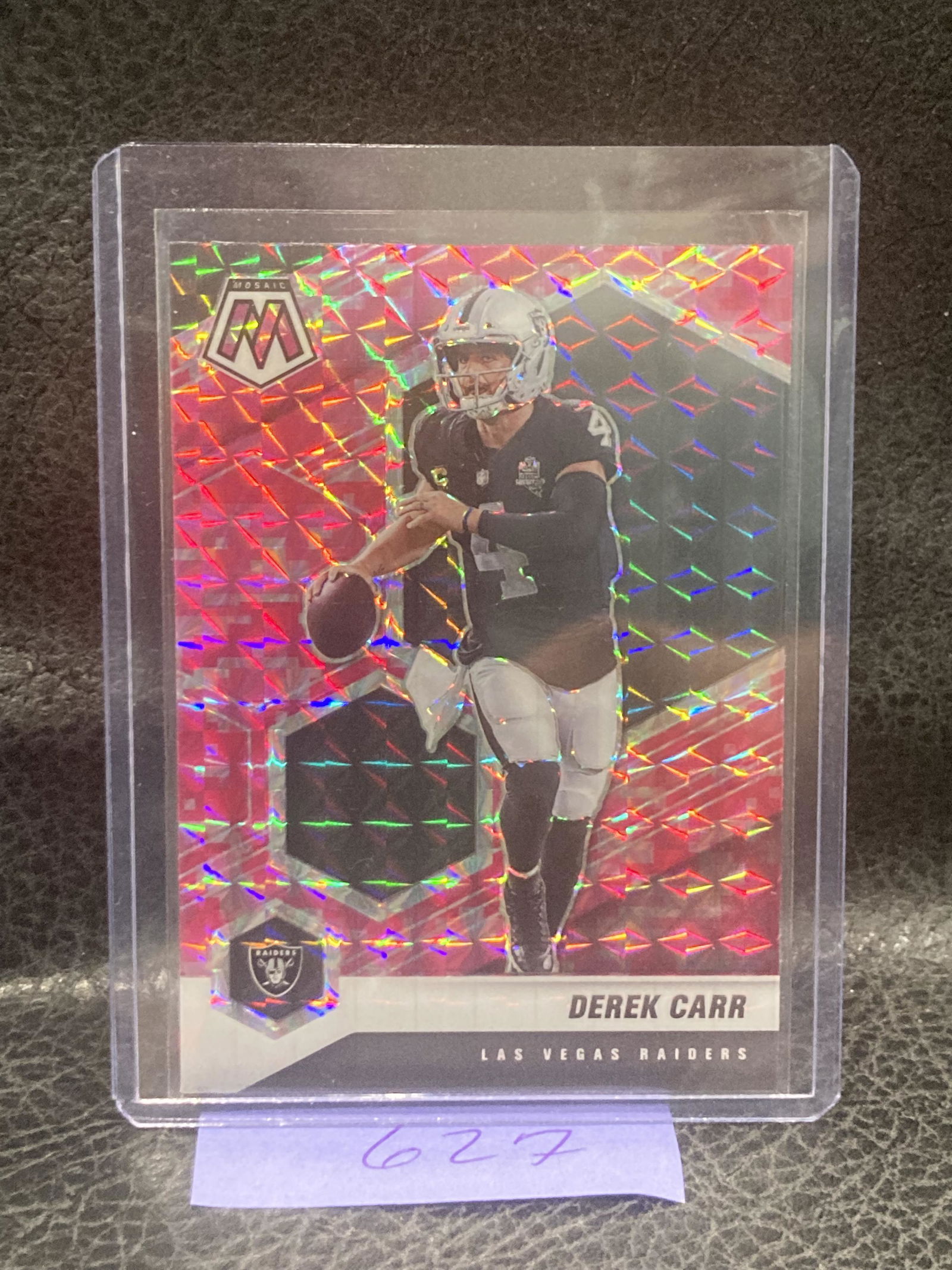 Derek Carr 2021 Panini Mosaic Pink Camo Prizm #104 Raiders (1 of 2)