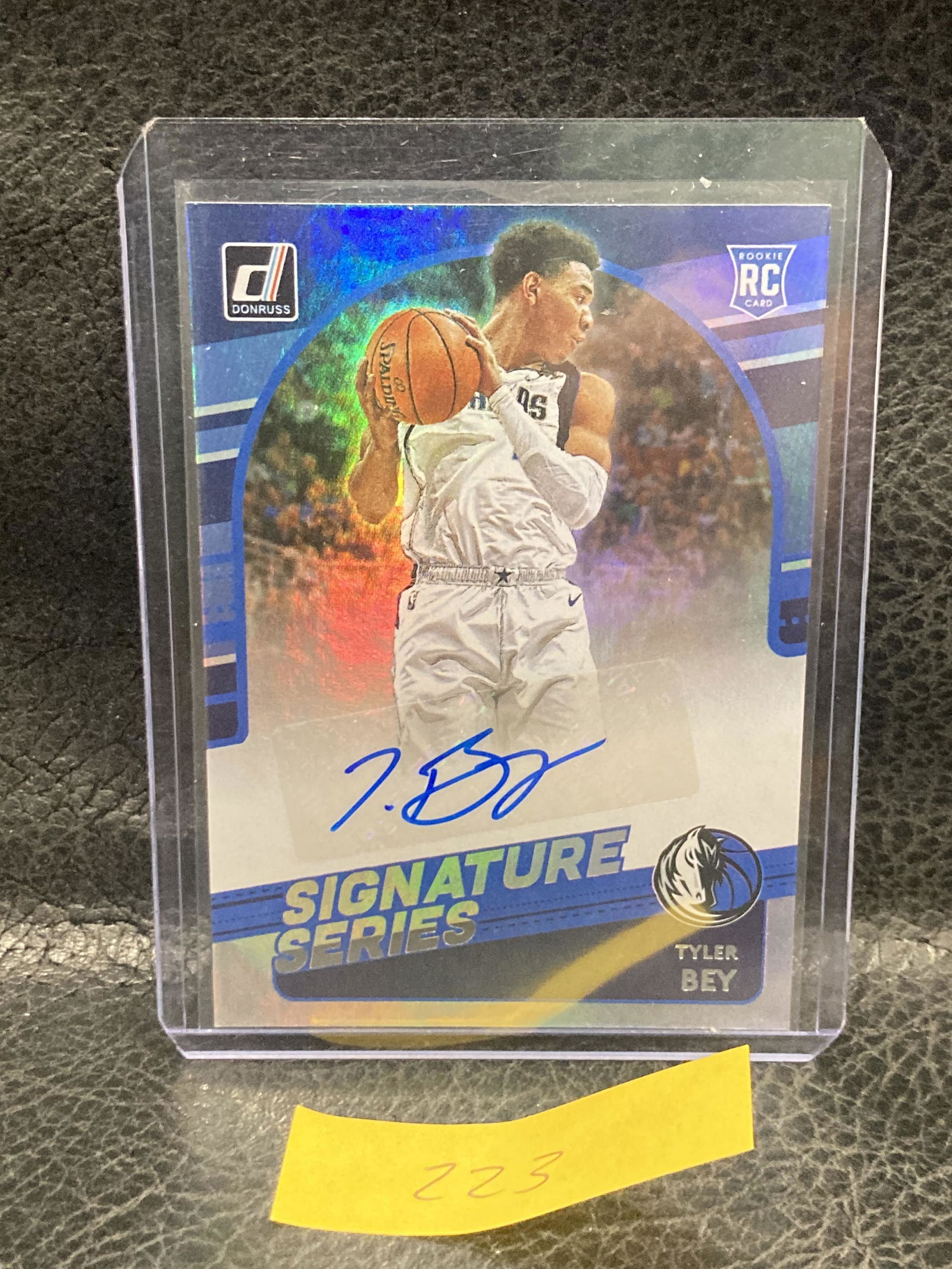 Tyler Bey 2021 Auto Donruss Blue Signature Series Mavericks Rc (1 of 2)