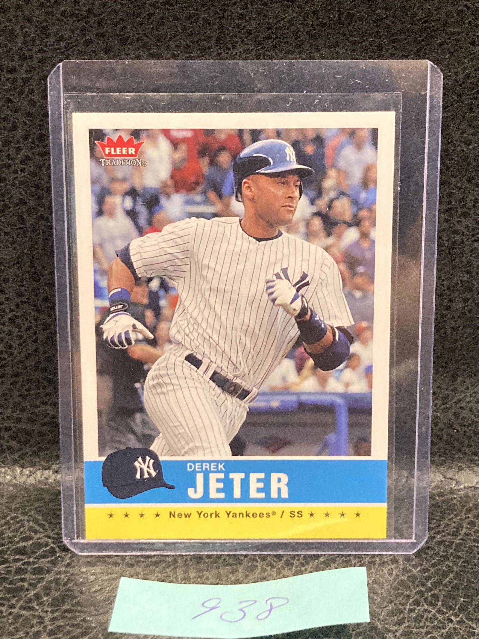 Derek Jeter YANKEES 2006 Fleer Tradition # 2006 (1 of 2)