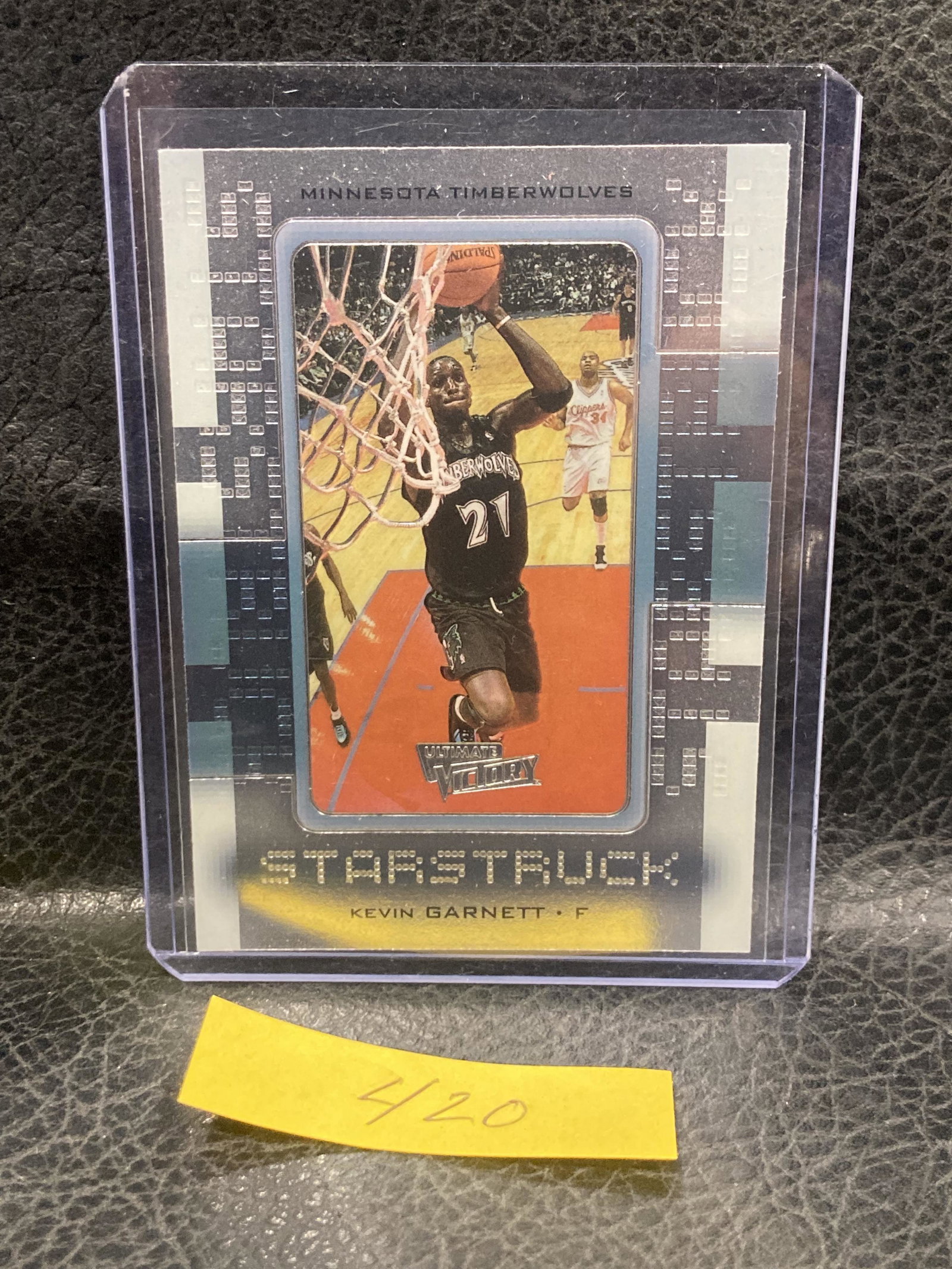 2000-01 Ultimate Victory Starstruck Basketball Card #S4 Kevin Garnett Timber Wolves: 2000-01 Ultimate Victory Starstruck Basketball Card #S4 Kevin Garnett Timber Wolves