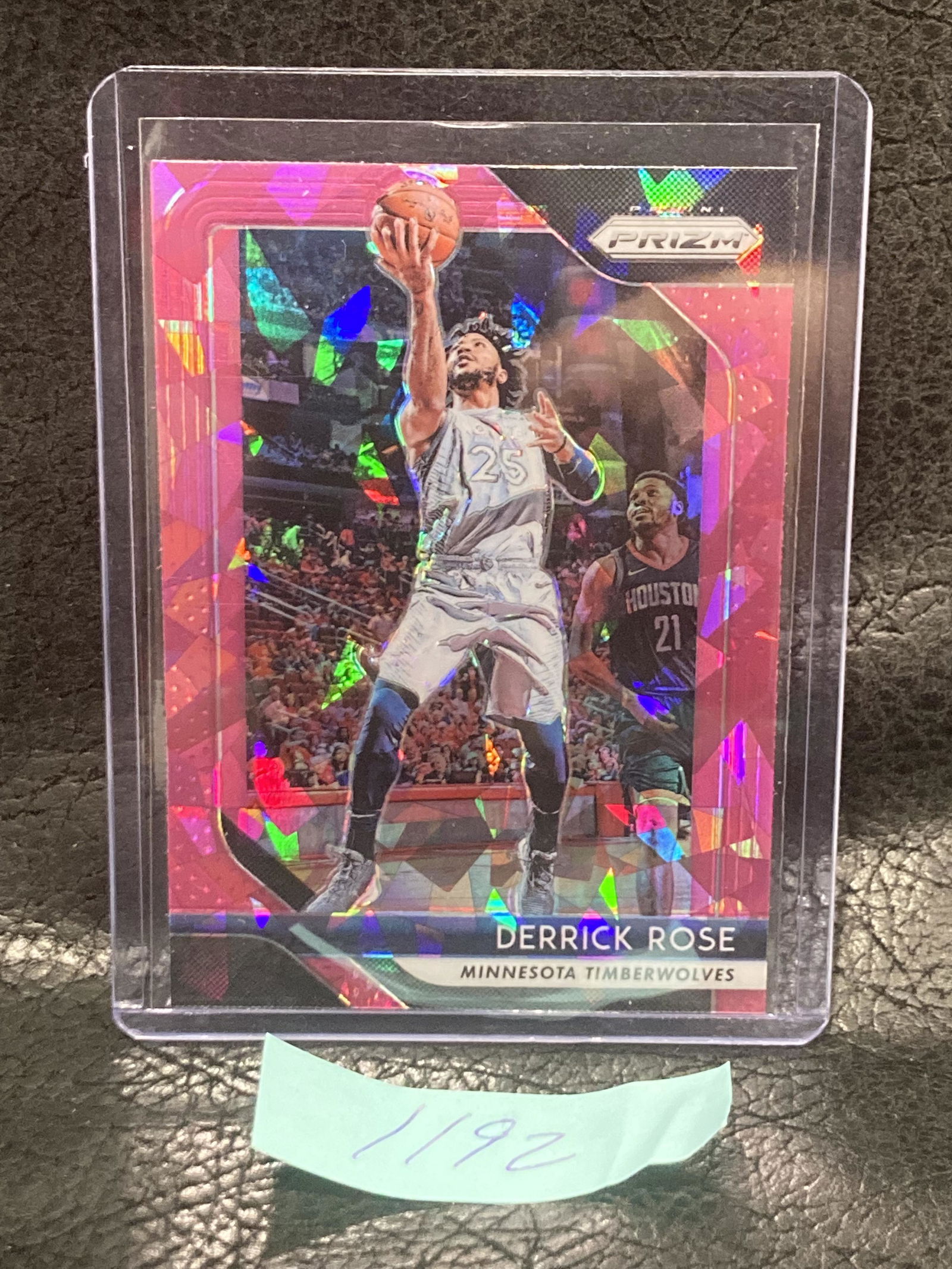 Derrick Rose 2018-19 Panini Prizm Prizms Pink Cracked Ice #77 T-Wolves (1 of 2)