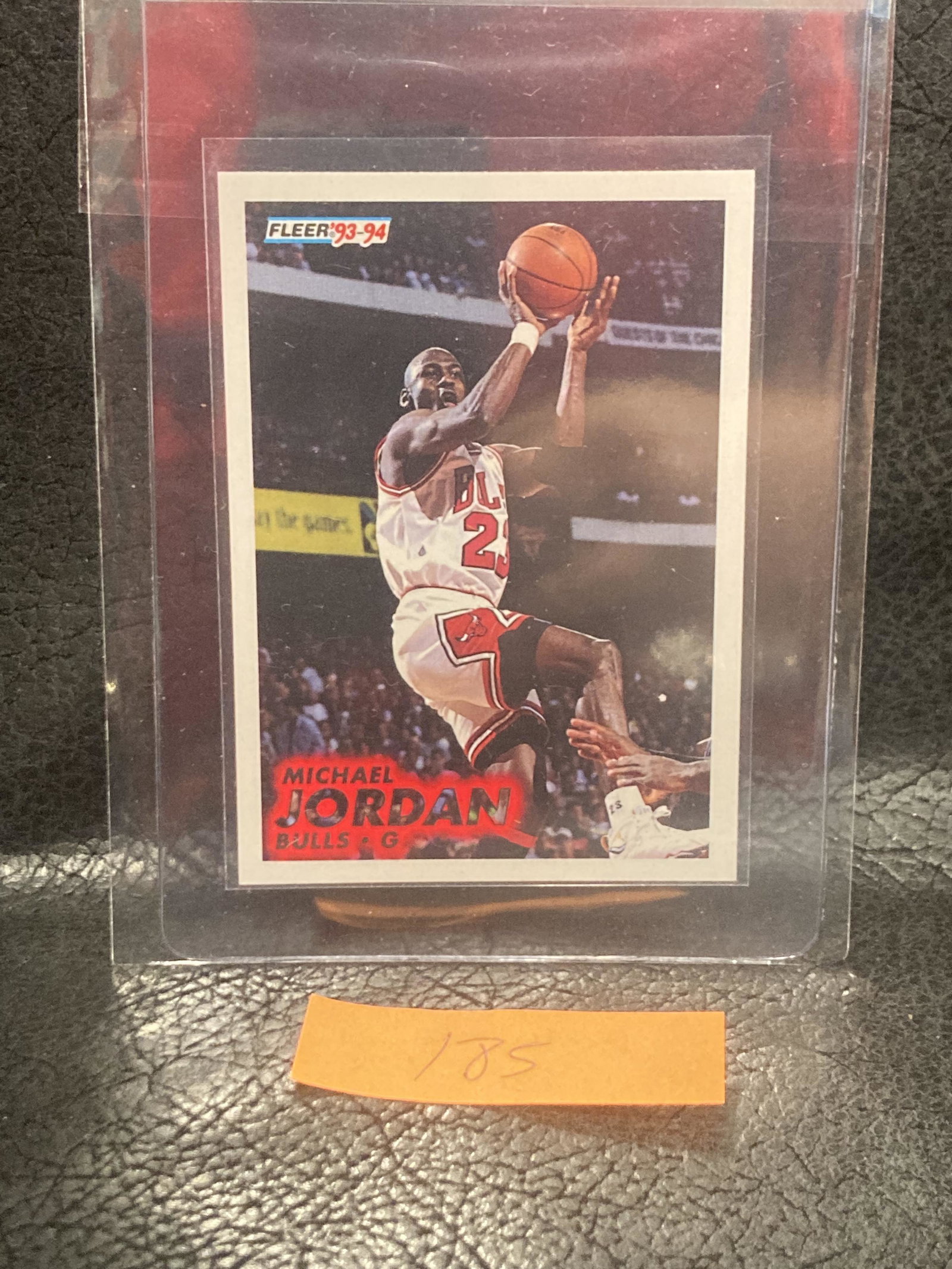 Michael Jordan 1993-1994 Fleer Basketball Card #28 Chicago Bulls: Michael Jordan 1993-1994 Fleer Basketball Card #28 Chicago Bulls