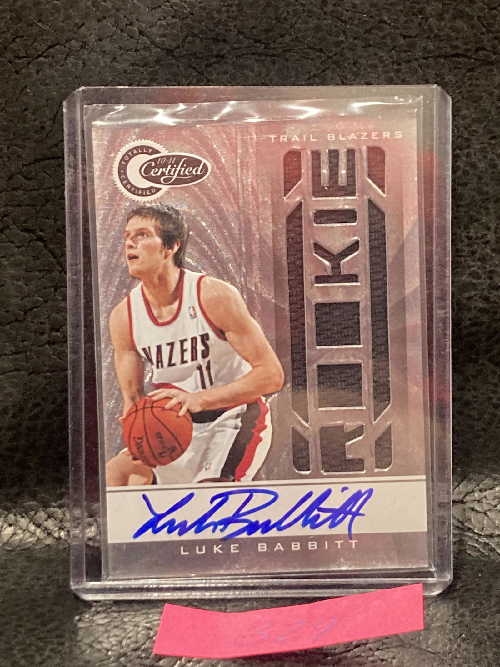 Luke Babbitt 2010-11 Totally Certified #164 Auto Jersey Rc #/597 Blazers (1 of 2)