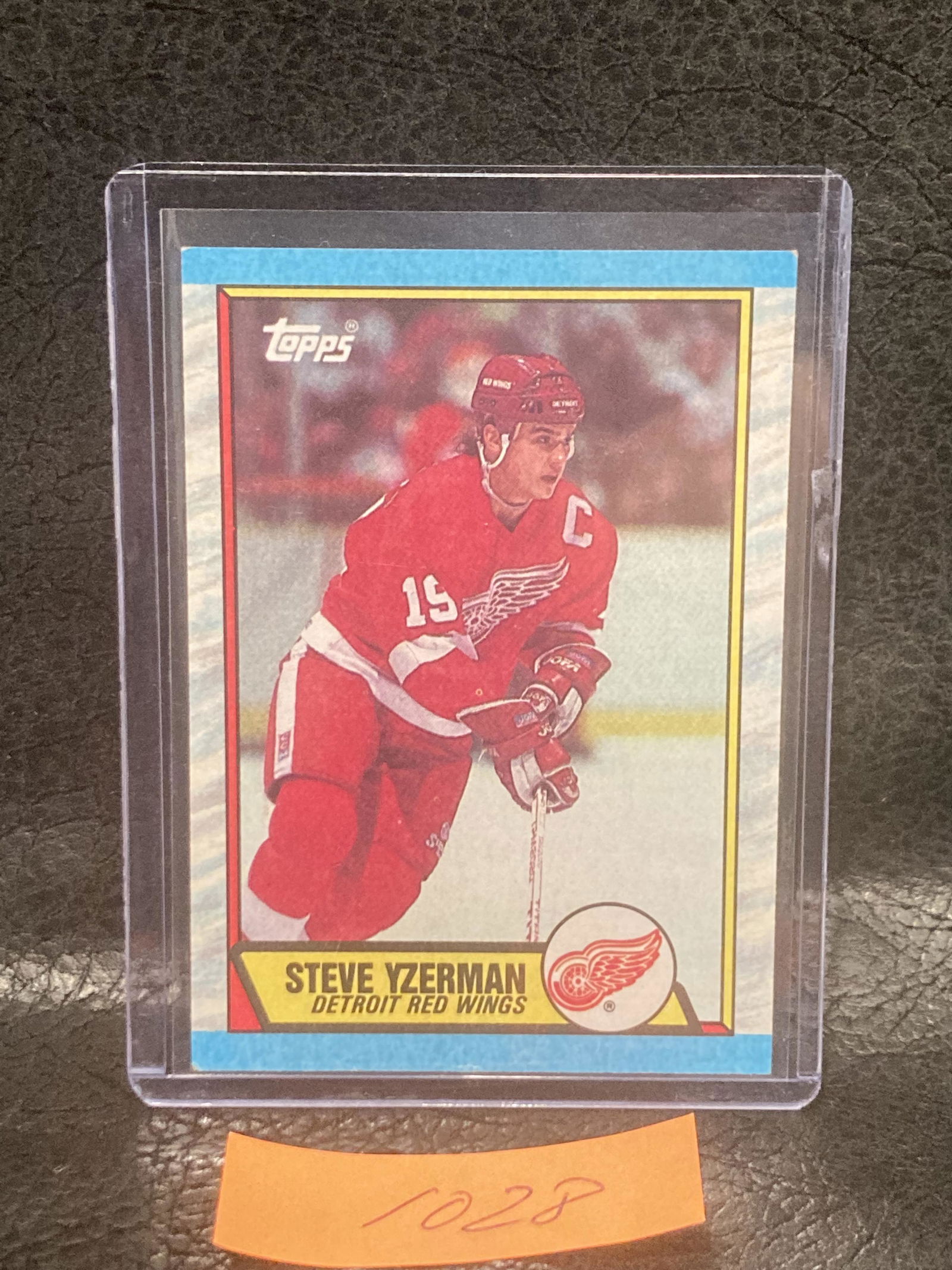 Steve Yzerman 1989-90 Topps Hockey Card #83 Detroit Red Wings (1 of 2)