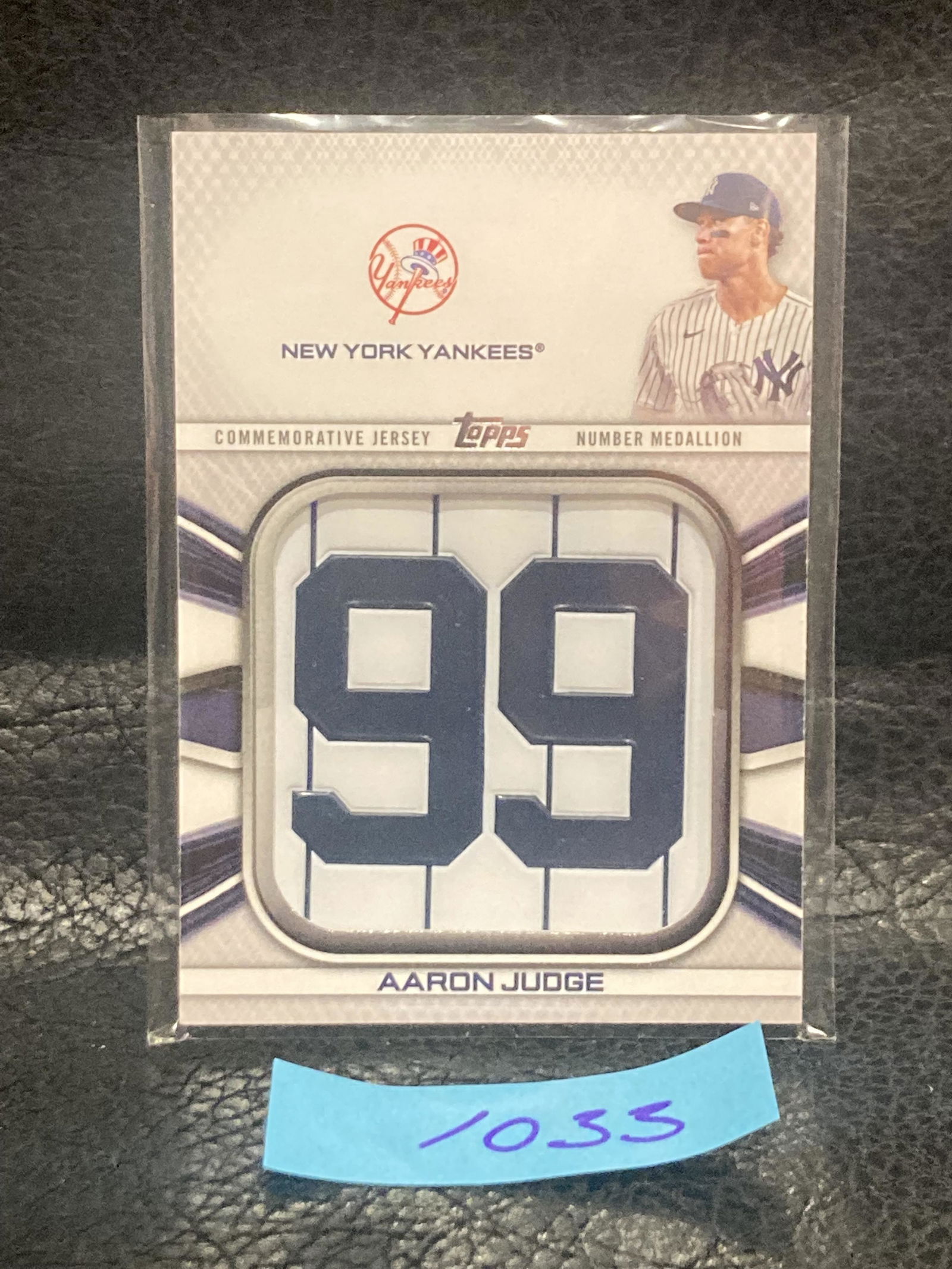 2022 Topps Series 1 Jersey Number Medallion Aaron Judge Commemorative Patch #99 (1 of 2)