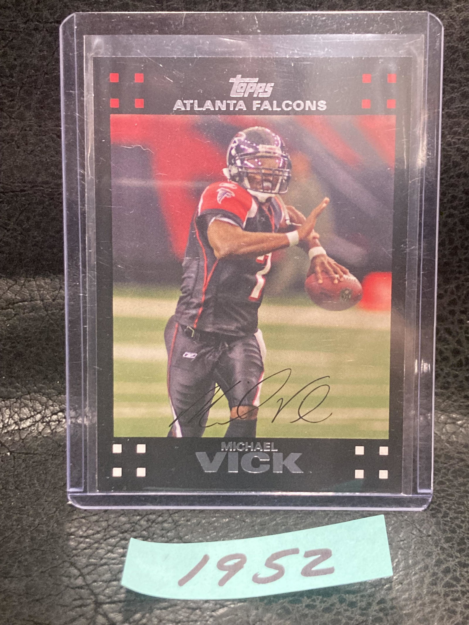 Michael Vick 2007 Topps Base Atlanta Falcons #4 (1 of 2)