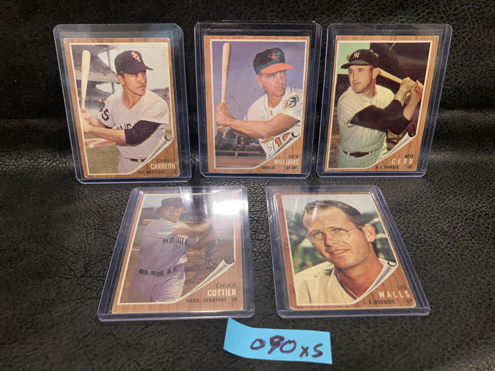 Lot of 5 Vintage Baseball Trading Cards (1 of 2)