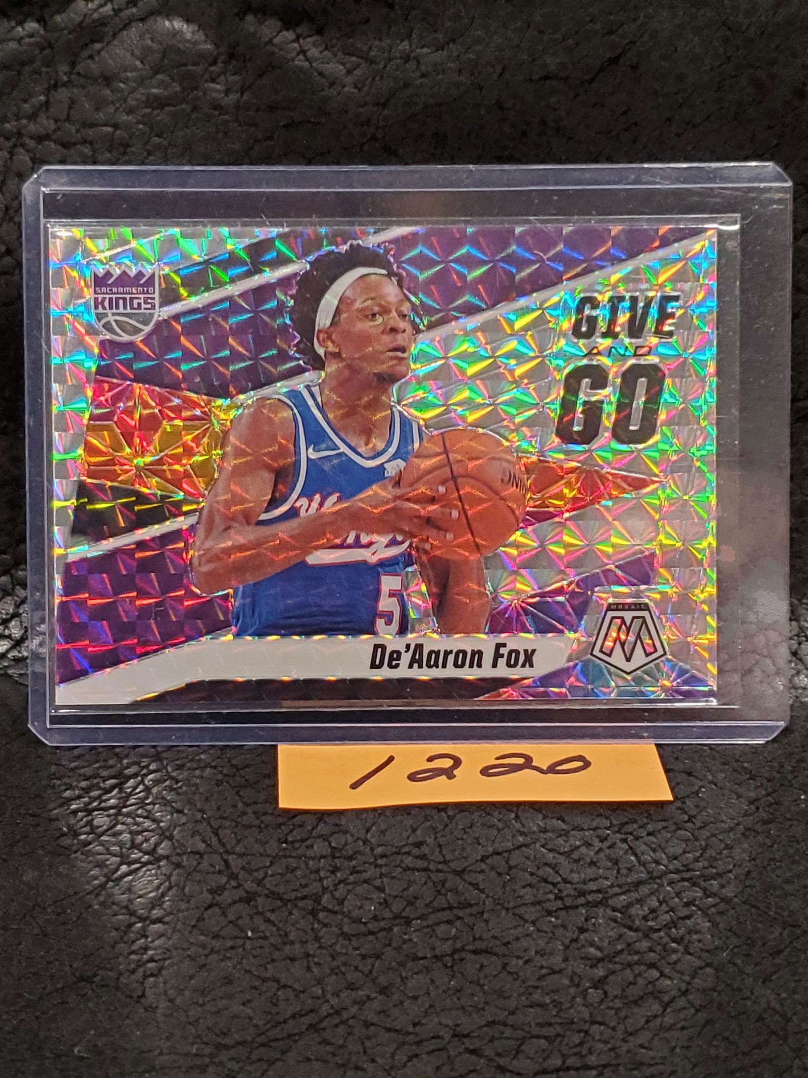 De'Aaron Fox 2019-20 Mosaic Silver Give and Go Insert Sacramento Kings #3 (1 of 2)