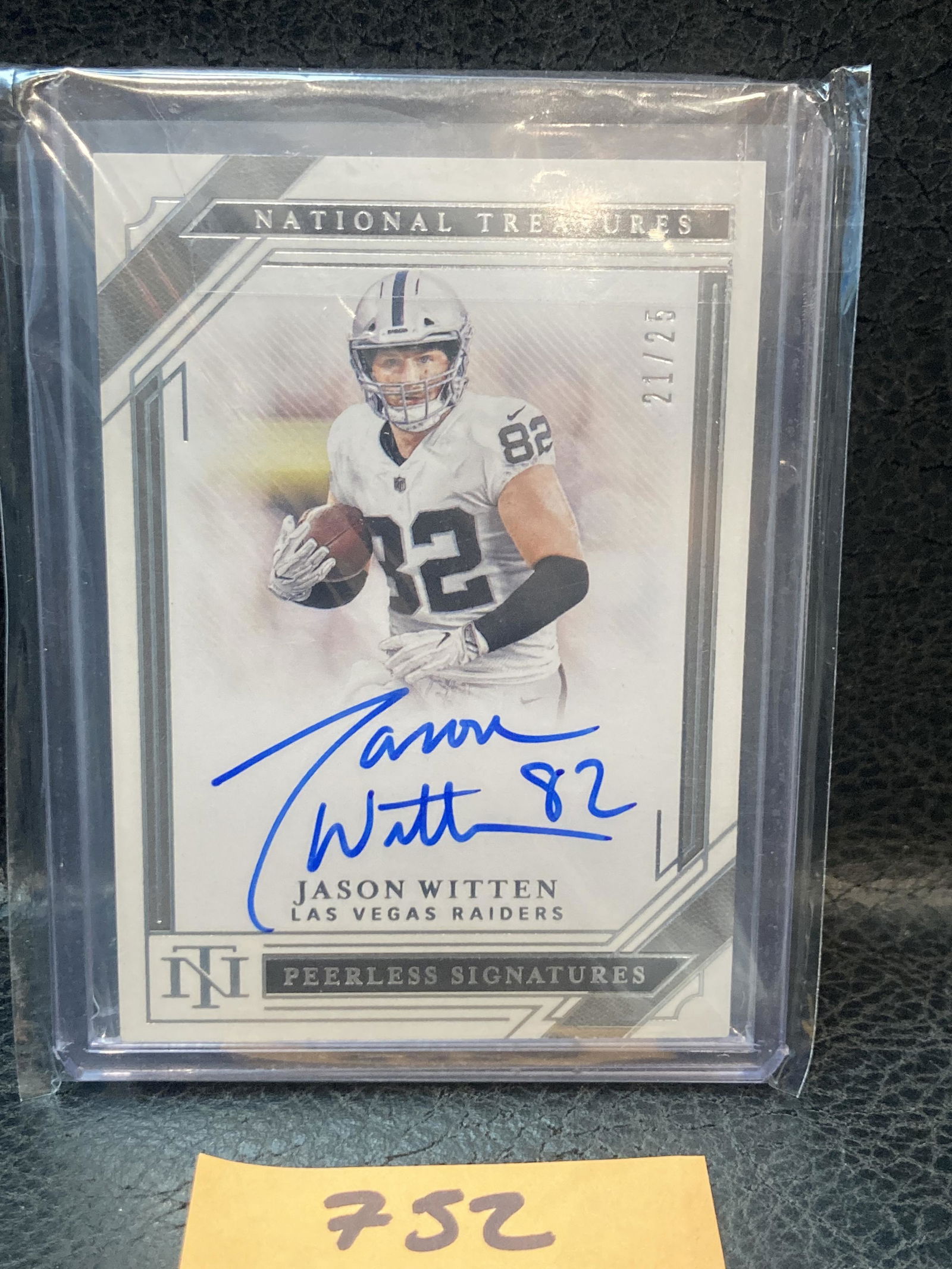 JASON WITTEN 2021 NATIONAL TREASURES RAIDERS PEERLESS SIGNATURES AUTO 22/25 (1 of 2)