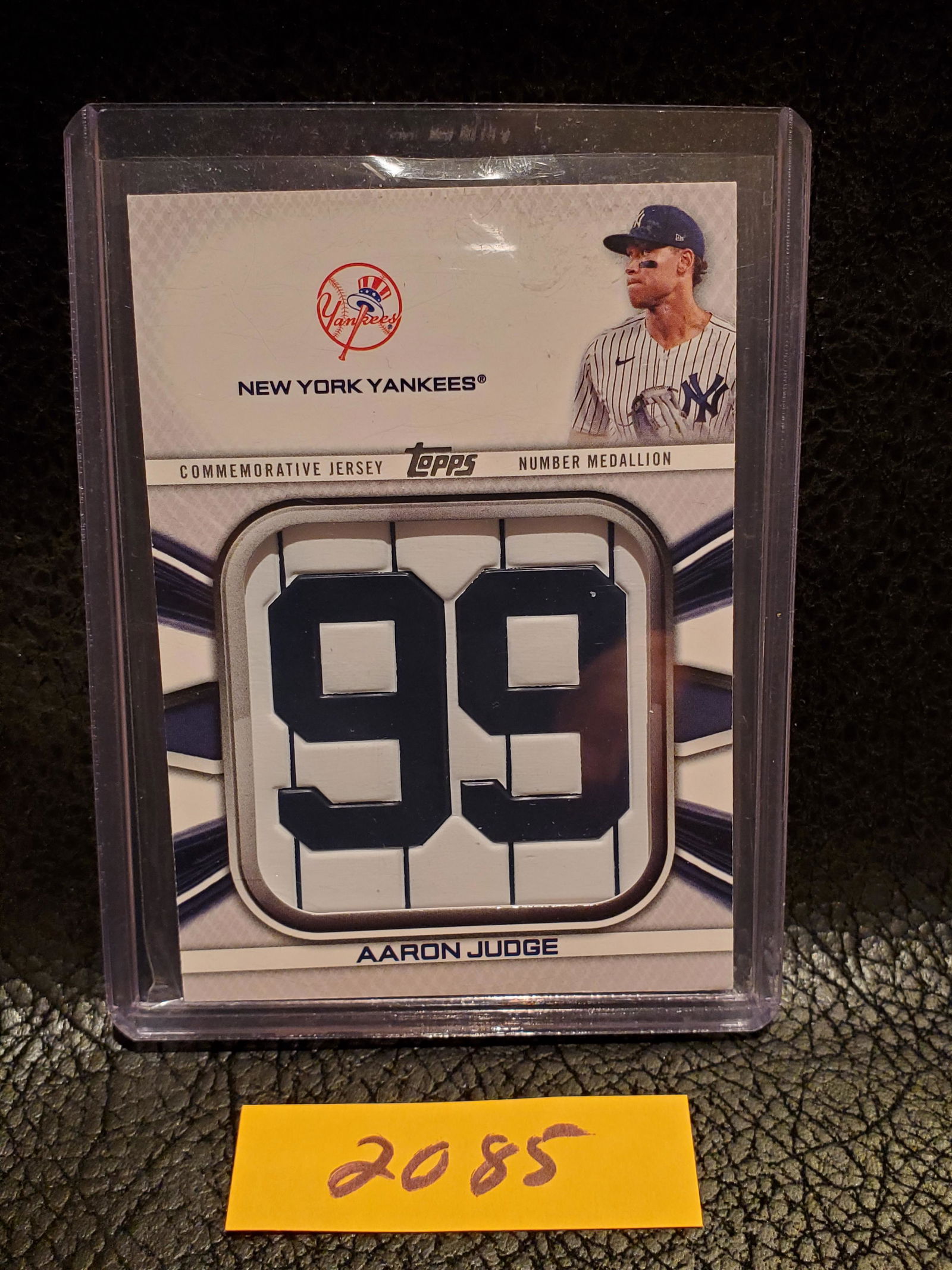 Aaron Judge 2022 Topps Player Jersey Number Medallion Card New York Yankees #JNM-AJ (1 of 2)