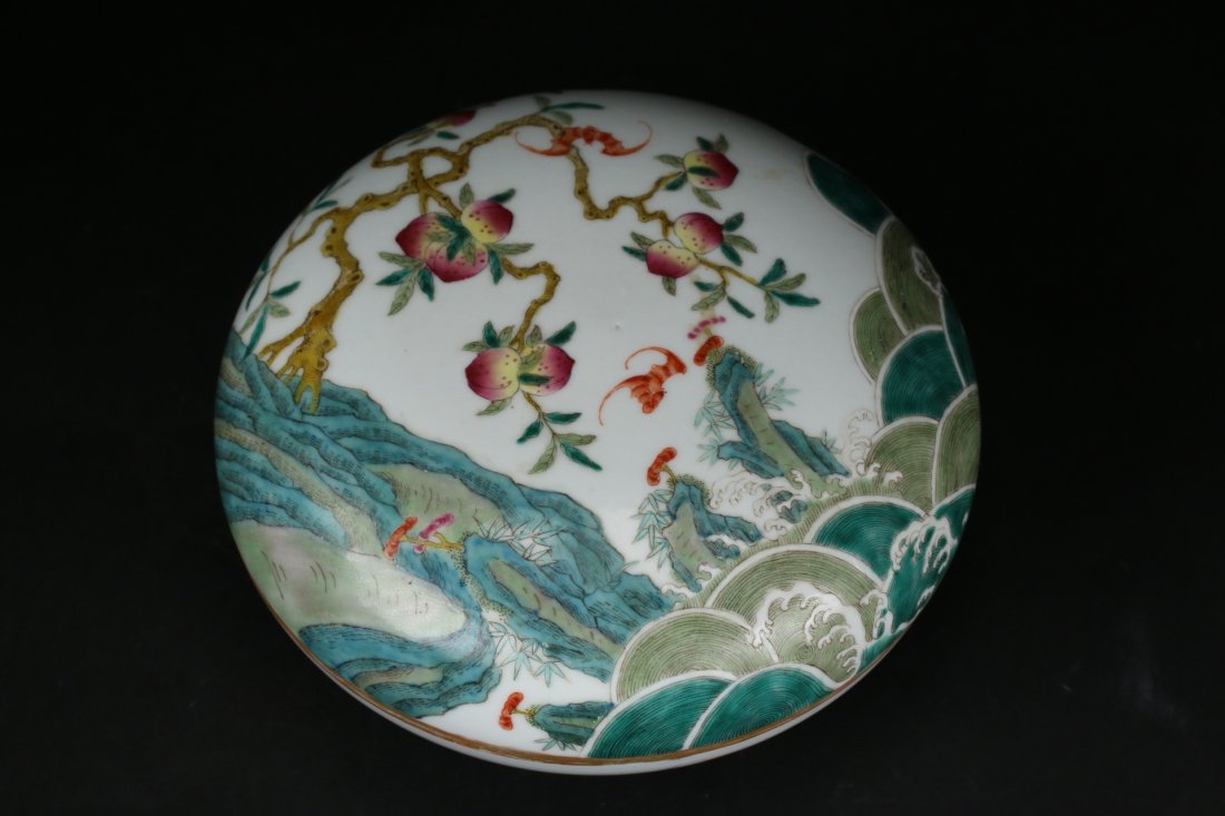 A Famille Rose Porcelain Box, YONGZHENG (1 of 9)