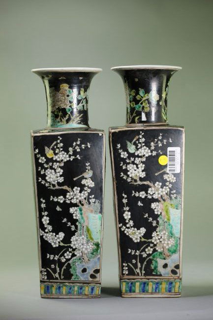 A pair of Chinese famille sancai porcelain vases (1 of 7)