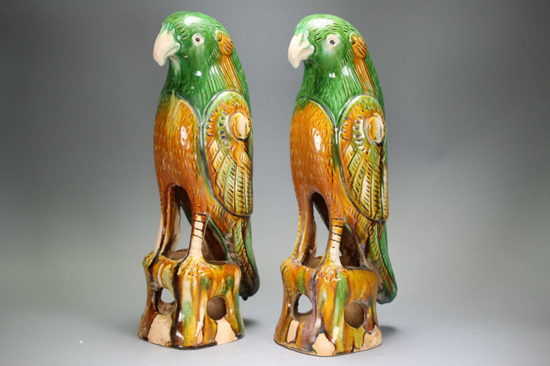 Pair Chinese sancai parrots,18th century (1 of 8)