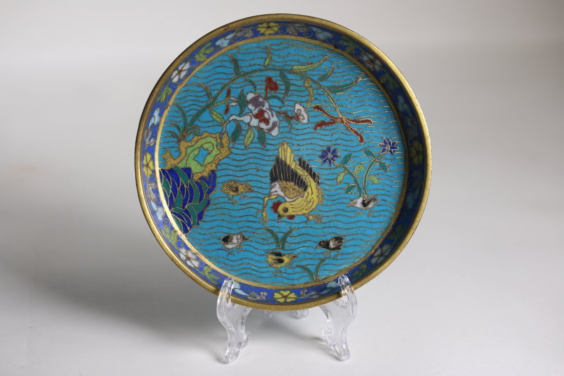 A Chinese cloisonné enameled dish,Qing dynasty (1 of 5)