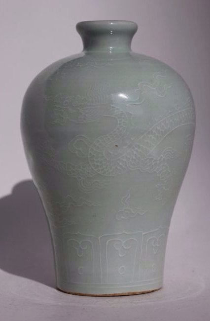 A Chinese white porcelain mei ping (1 of 6)