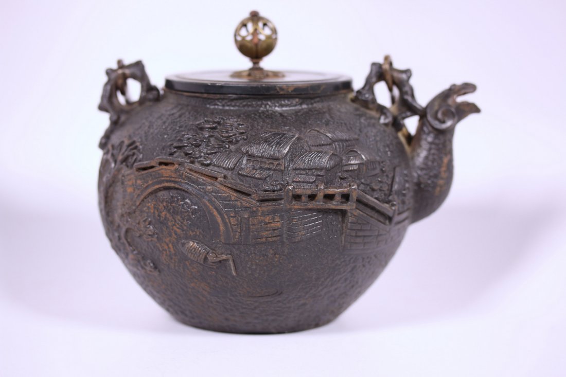 A Japanese Cast Iron Teapot (1 of 8)