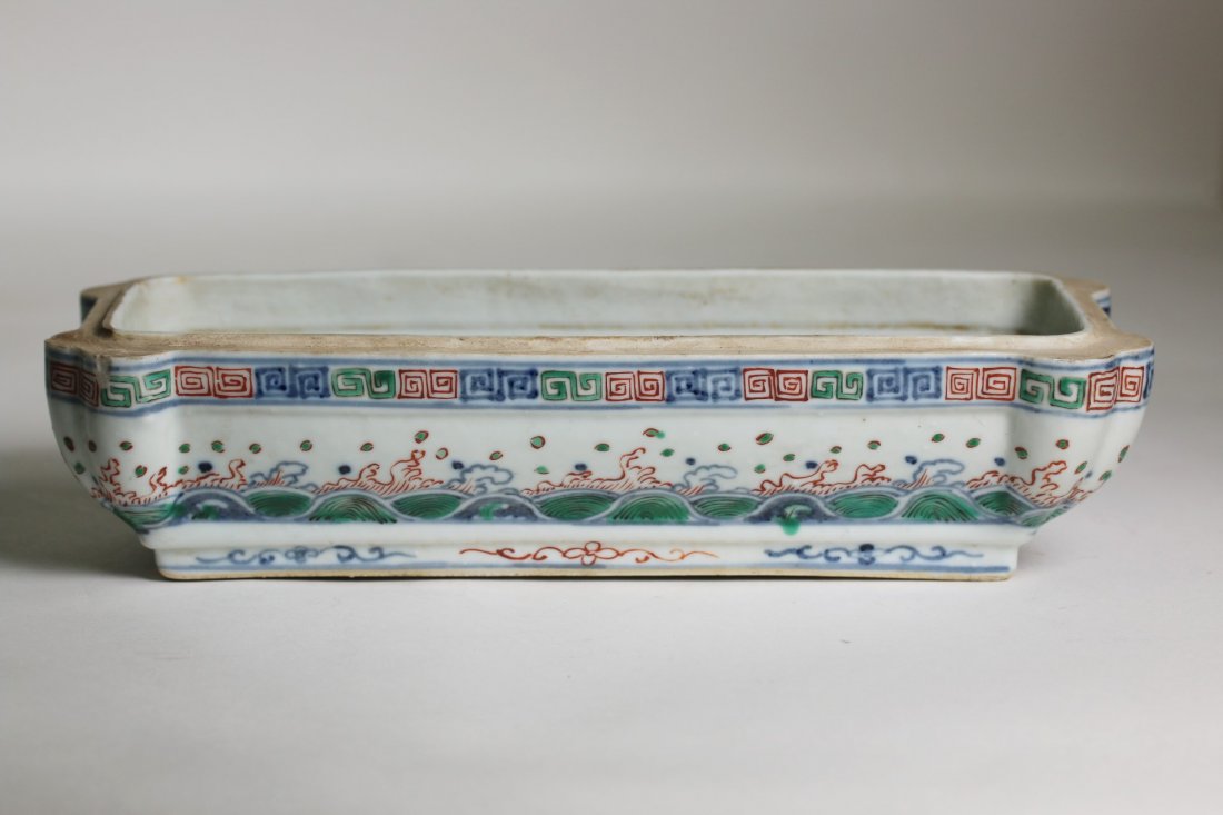 A Chinese Doucai Porcelain Box,Wanli marks (1 of 6)