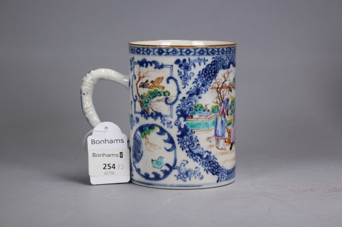 A Chinese export porcelain mug, 17th Centry (1 of 8)